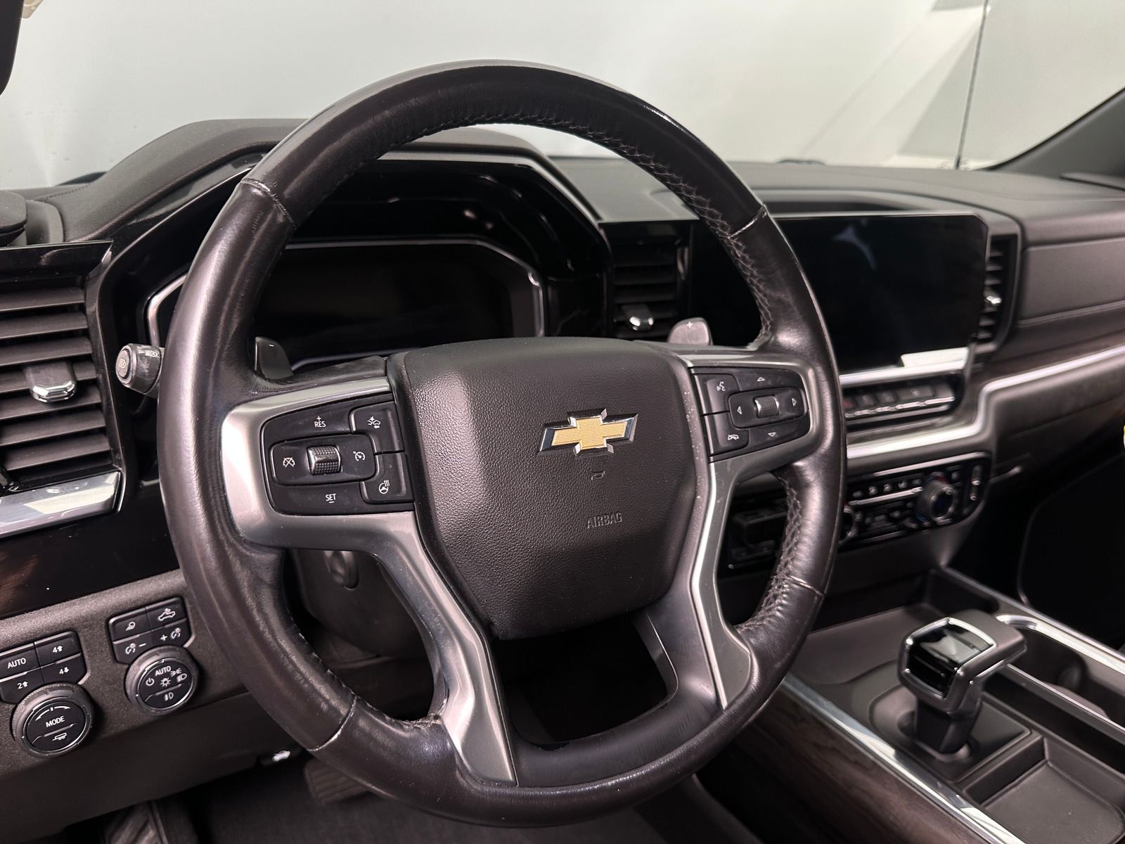 Thumbnail: 2022 Chevrolet Silverado 1500 - 4