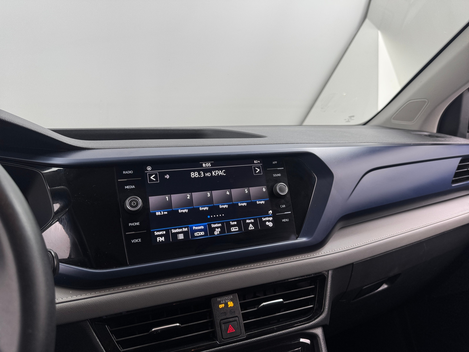 Thumbnail: 2024 Volkswagen Taos - 4
