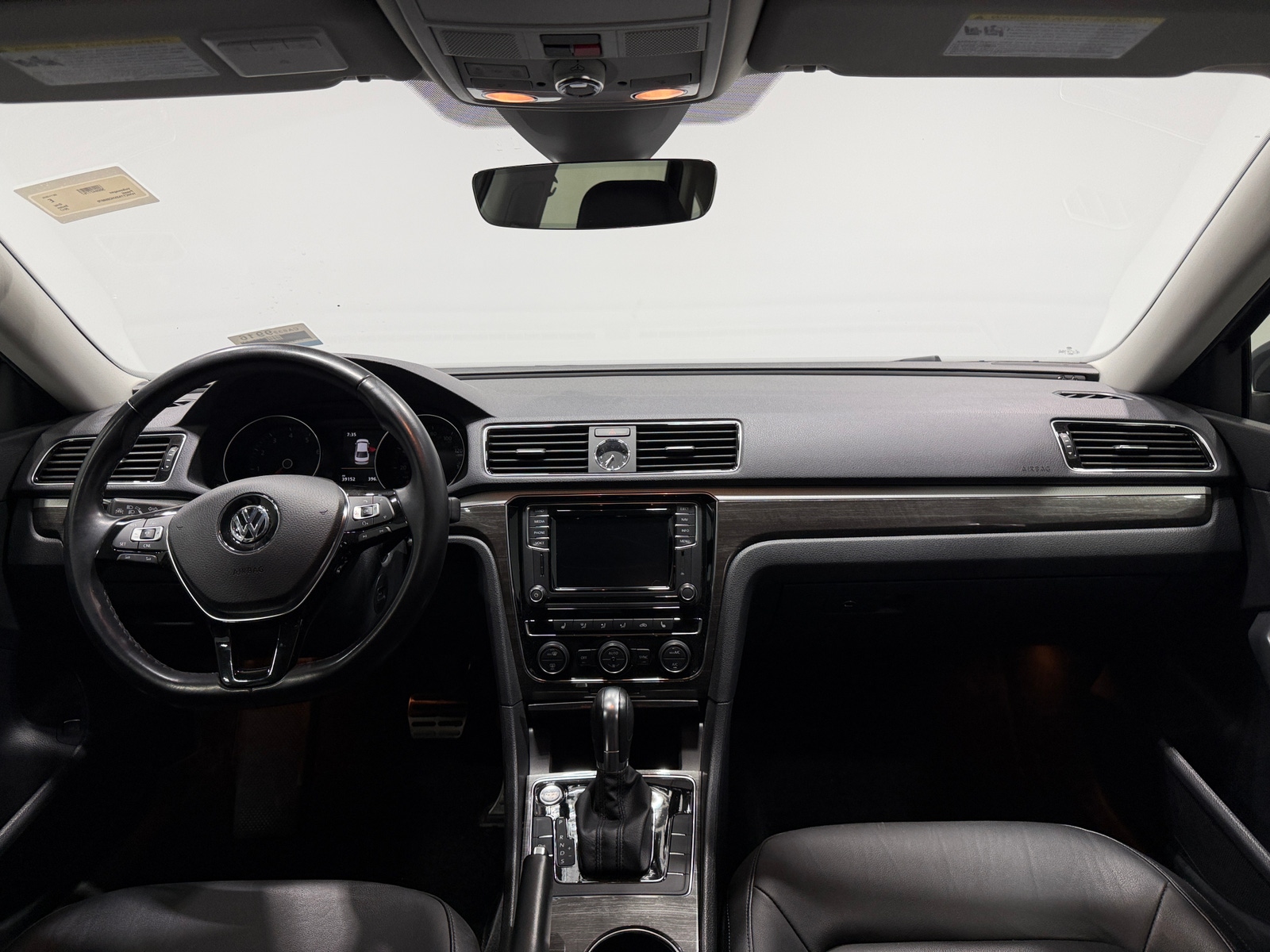 Thumbnail: 2017 Volkswagen Passat - 2