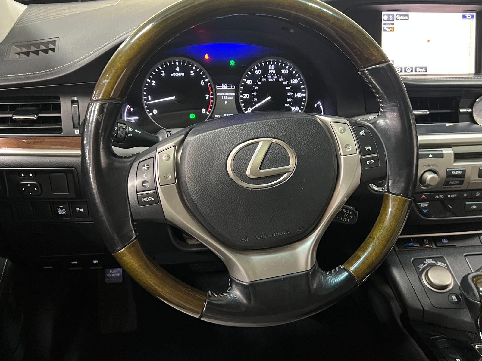 Thumbnail: 2015 Lexus ES - 2