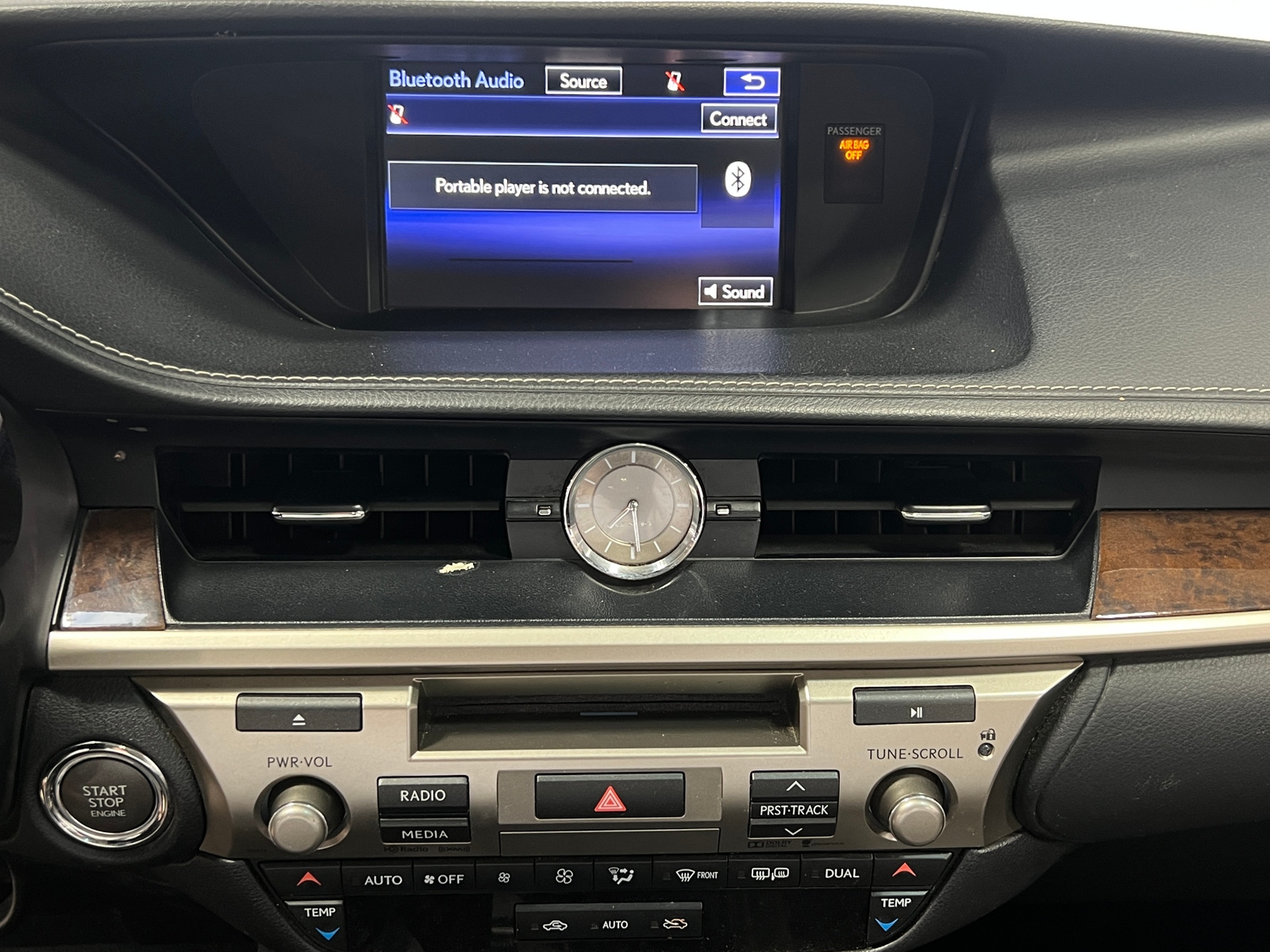 Thumbnail: 2015 Lexus ES - 3