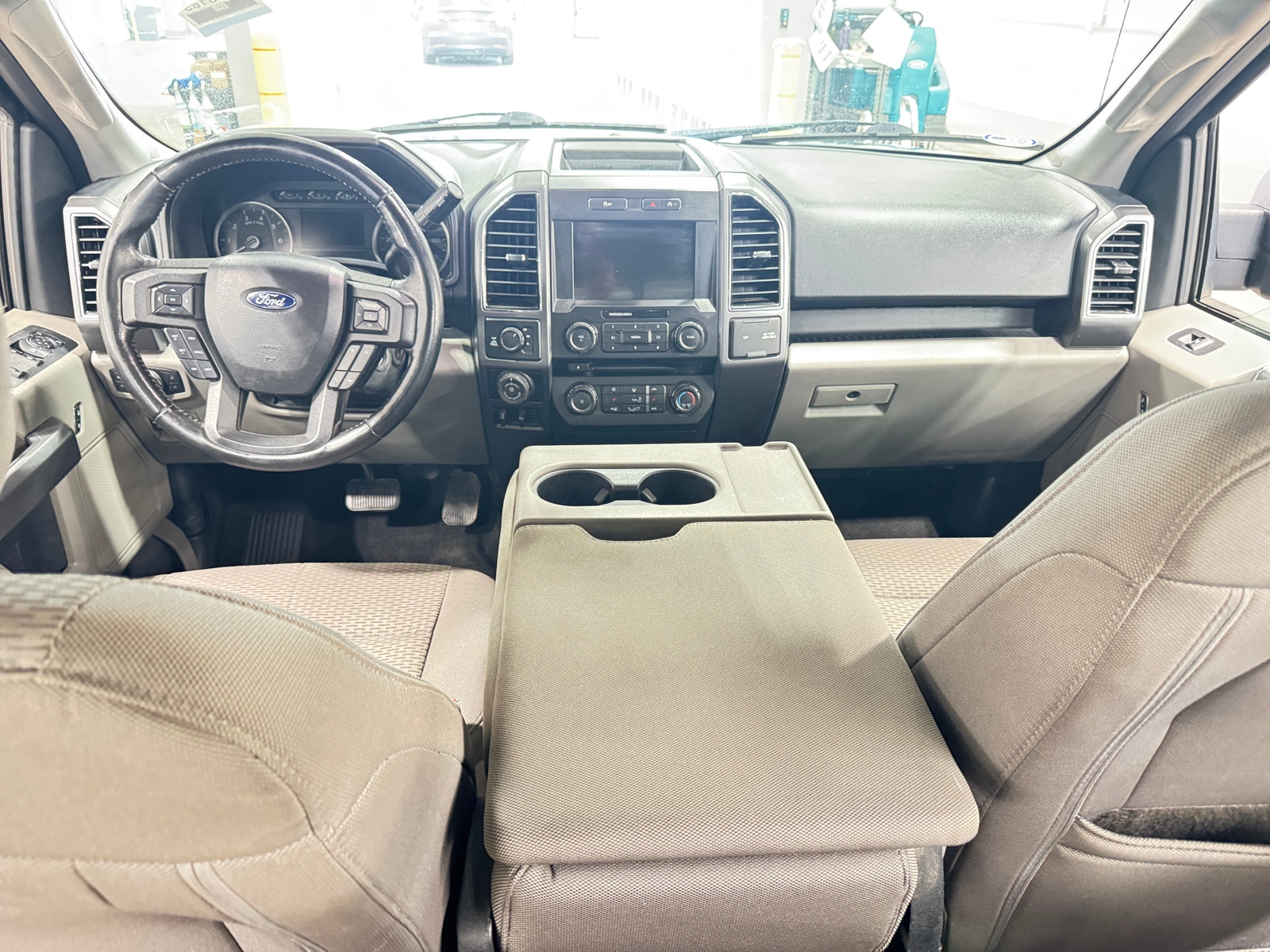 Thumbnail: 2018 Ford Econoline - 3