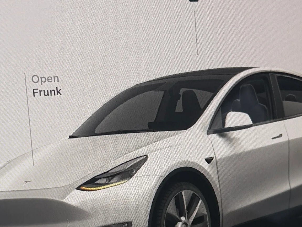 Thumbnail: 2023 Tesla Model Y - 3
