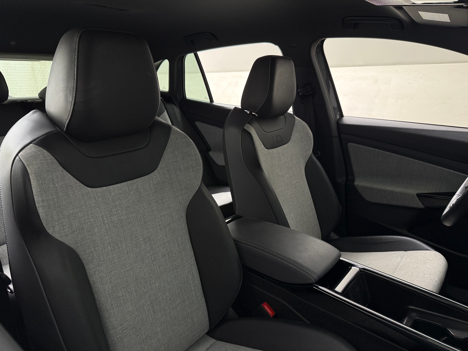 Thumbnail: 2024 Volkswagen ID.4 - 2