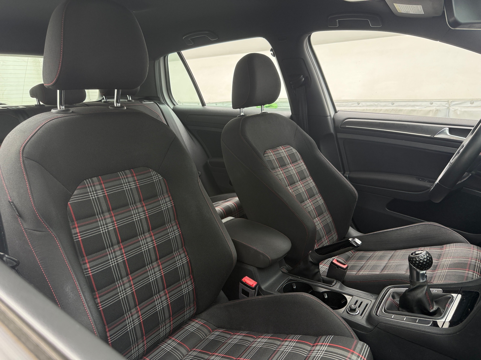 Thumbnail: 2019 Volkswagen Golf - 2