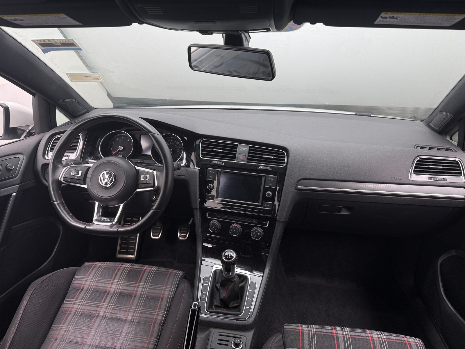 Thumbnail: 2019 Volkswagen Golf - 3