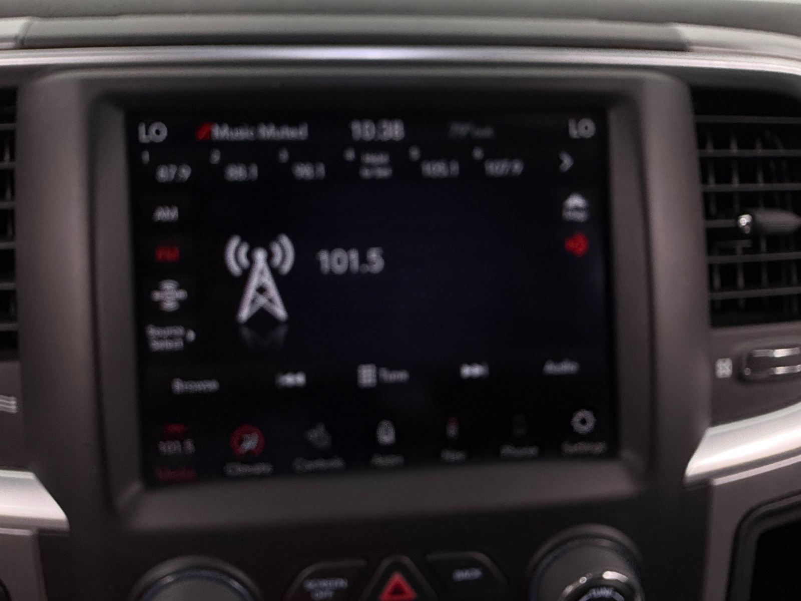 Thumbnail: 2022 RAM 1500 Classic - 4