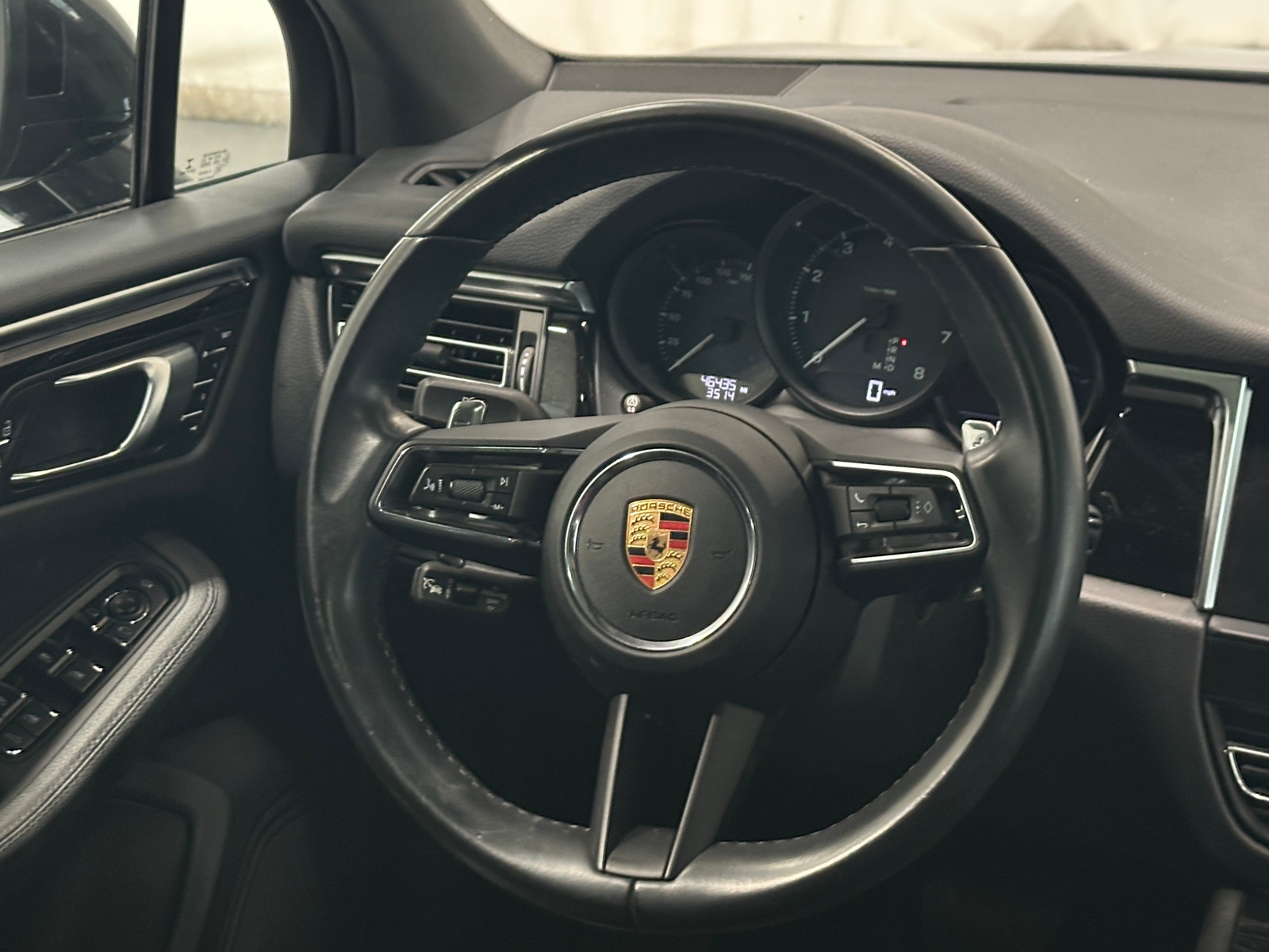 Thumbnail: 2023 Porsche Macan - 4