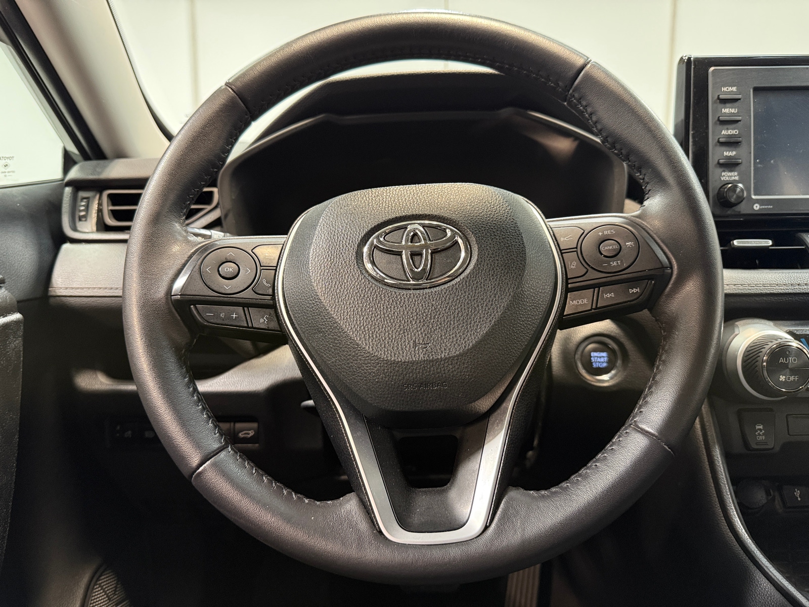 Thumbnail: 2022 Toyota RAV4 - 4
