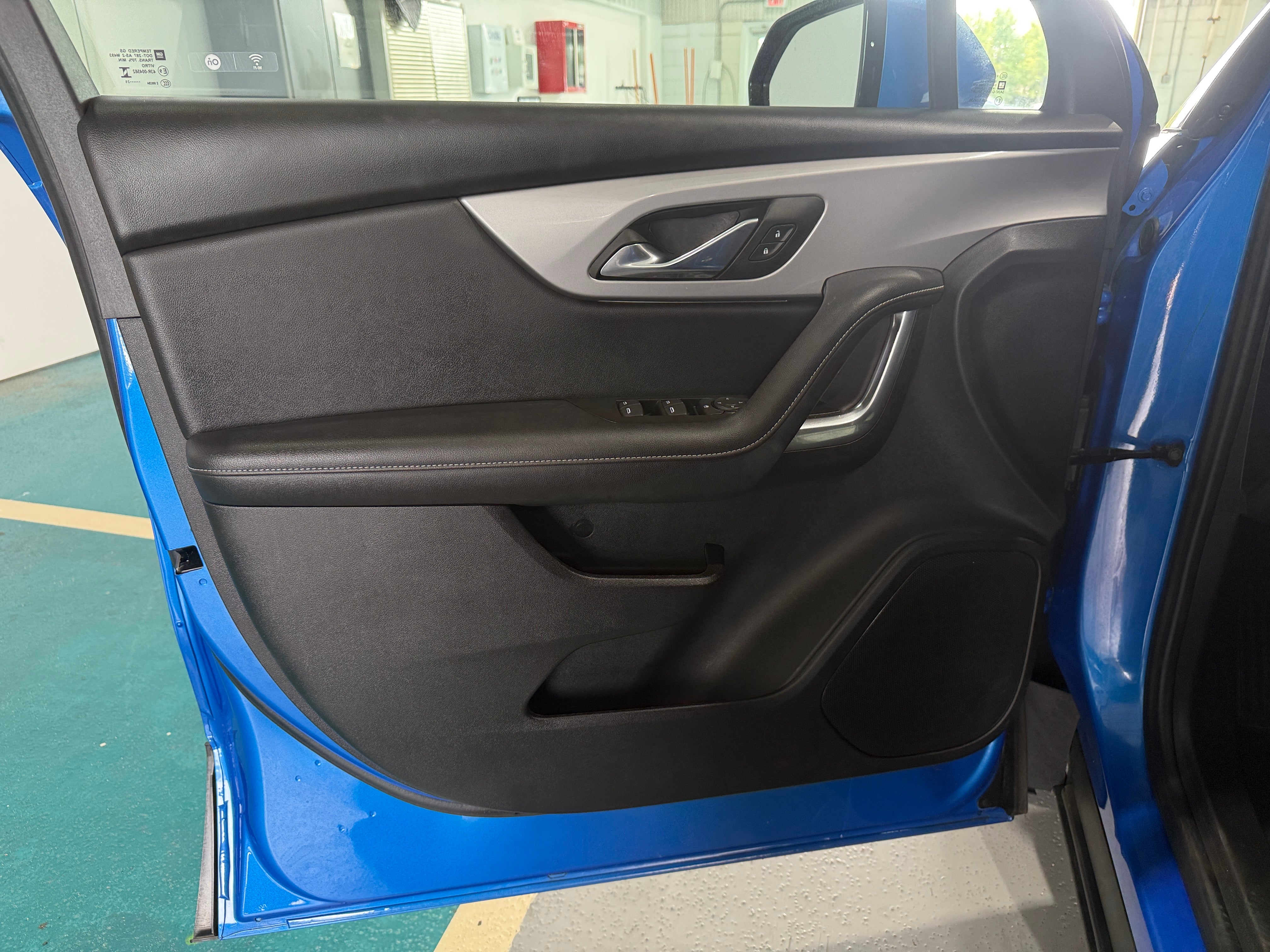 2025 Chevrolet Blazer 2LT - Photo 2