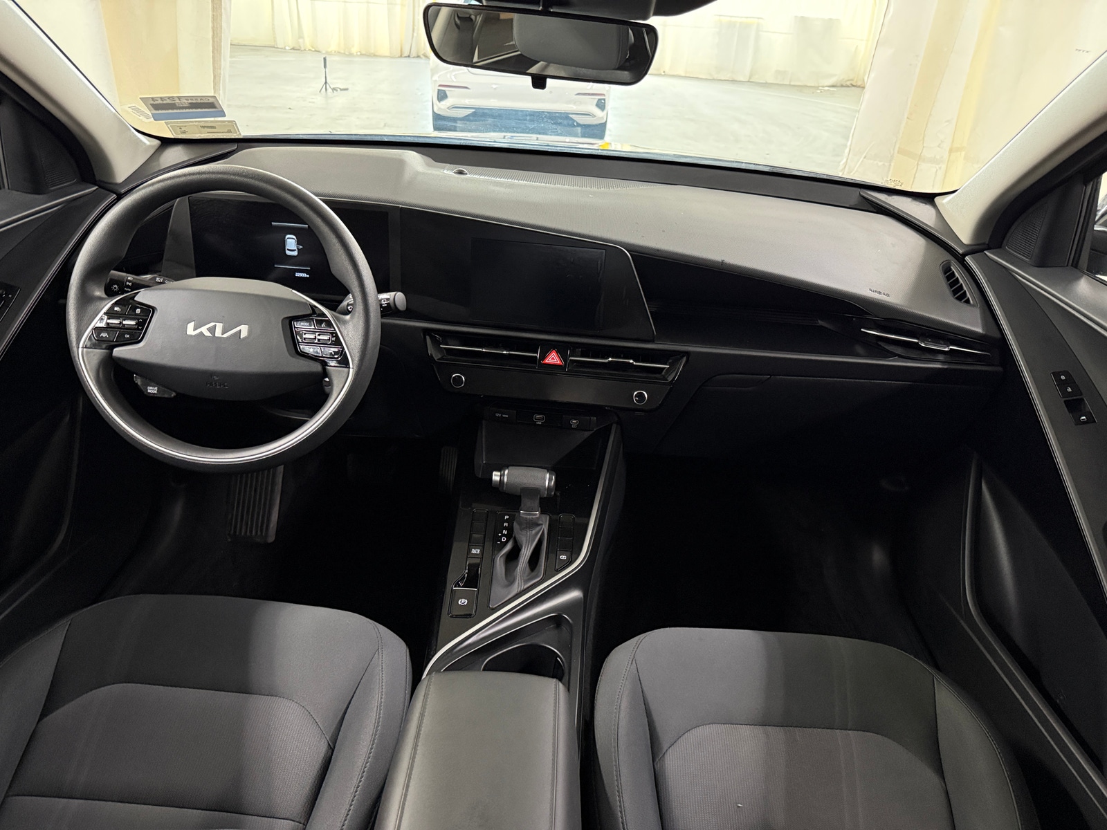 Thumbnail: 2025 Kia Niro - 3