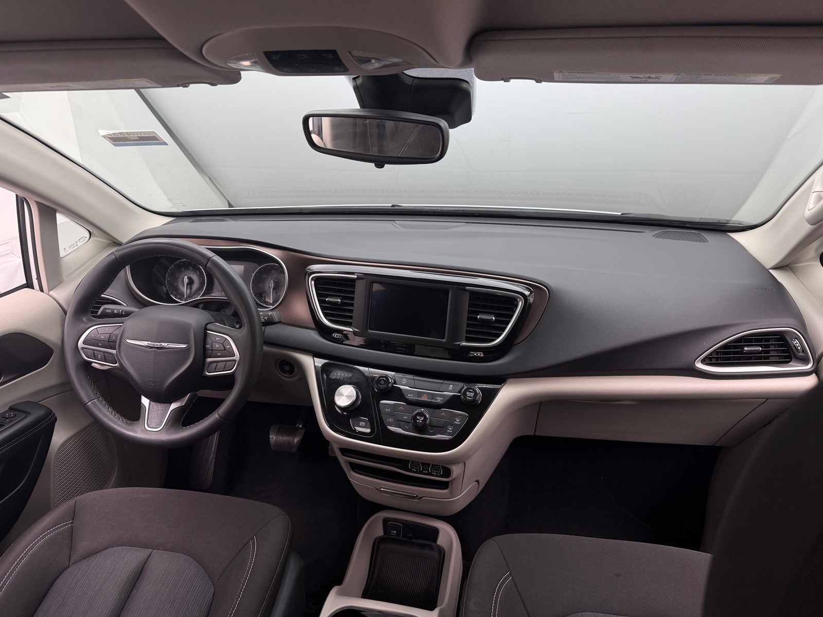 Thumbnail: 2023 Chrysler Voyager - 3