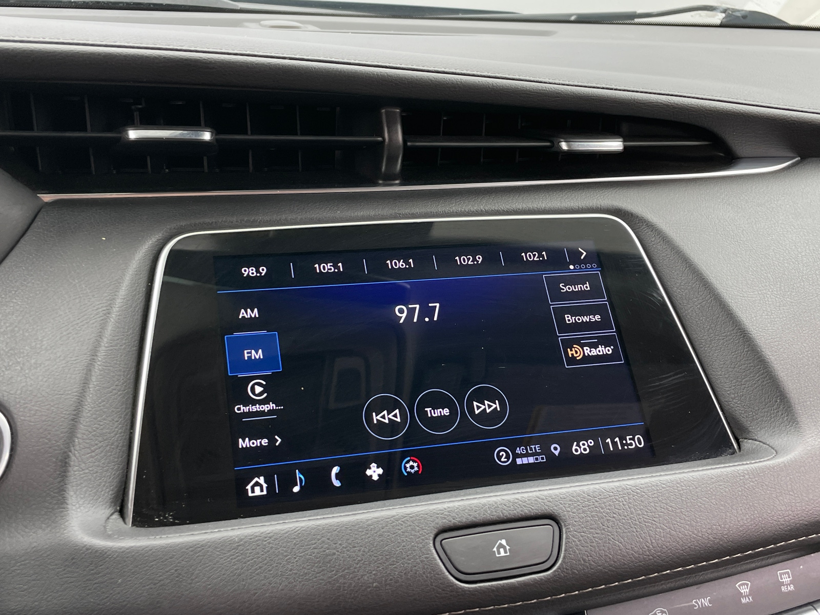 Thumbnail: 2022 Cadillac XT4 - 3