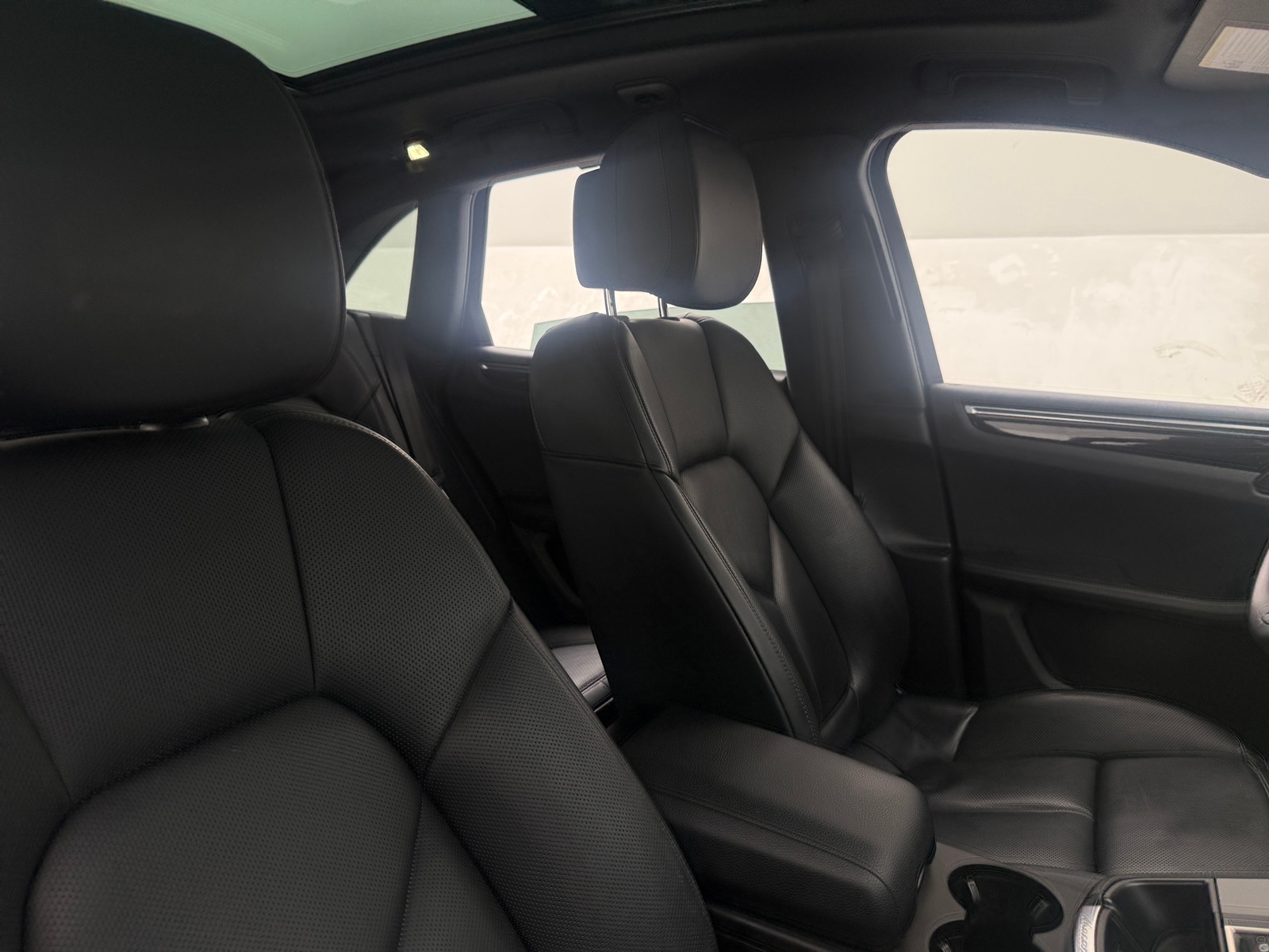 Thumbnail: 2024 Porsche Macan - 2