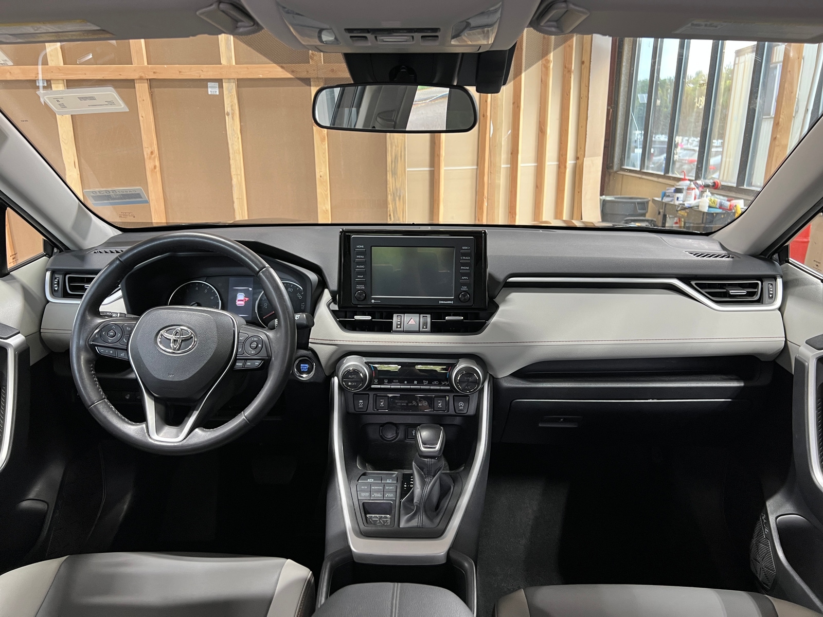 Thumbnail: 2022 Toyota RAV4 - 3