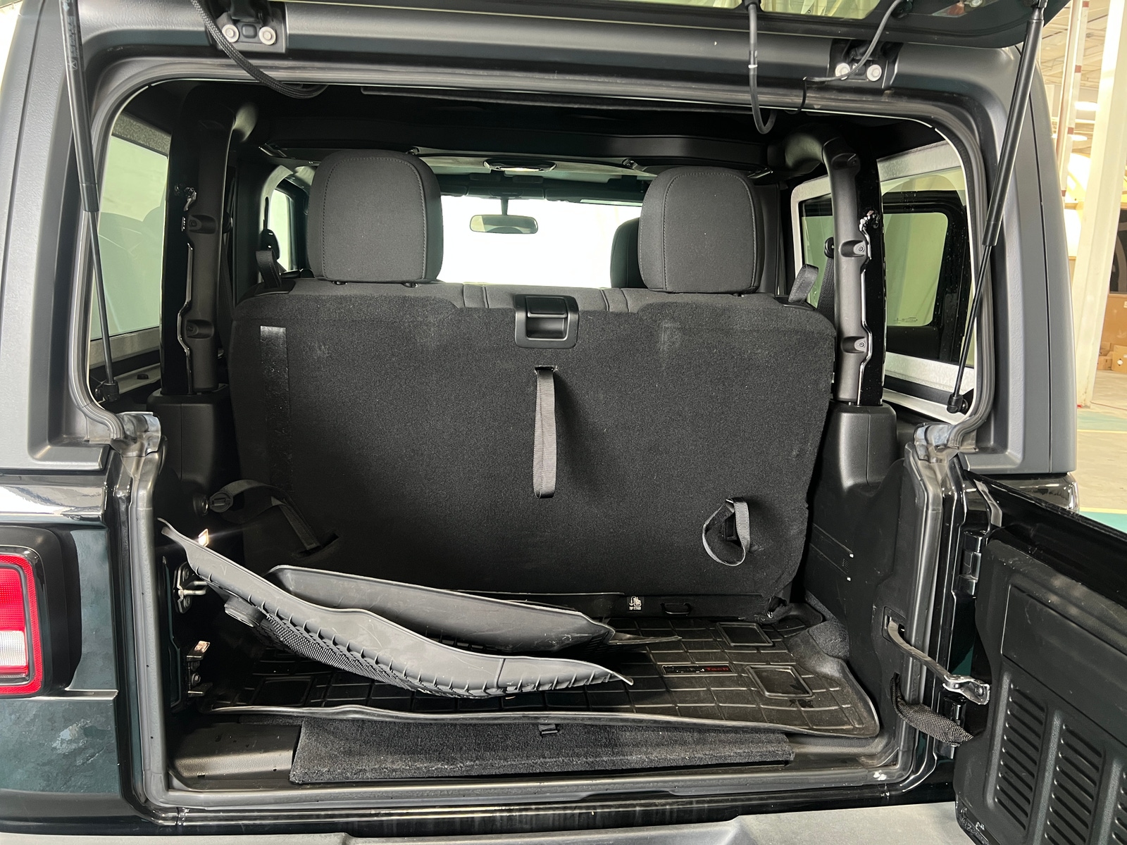 Thumbnail: 2018 Jeep Wrangler - 7