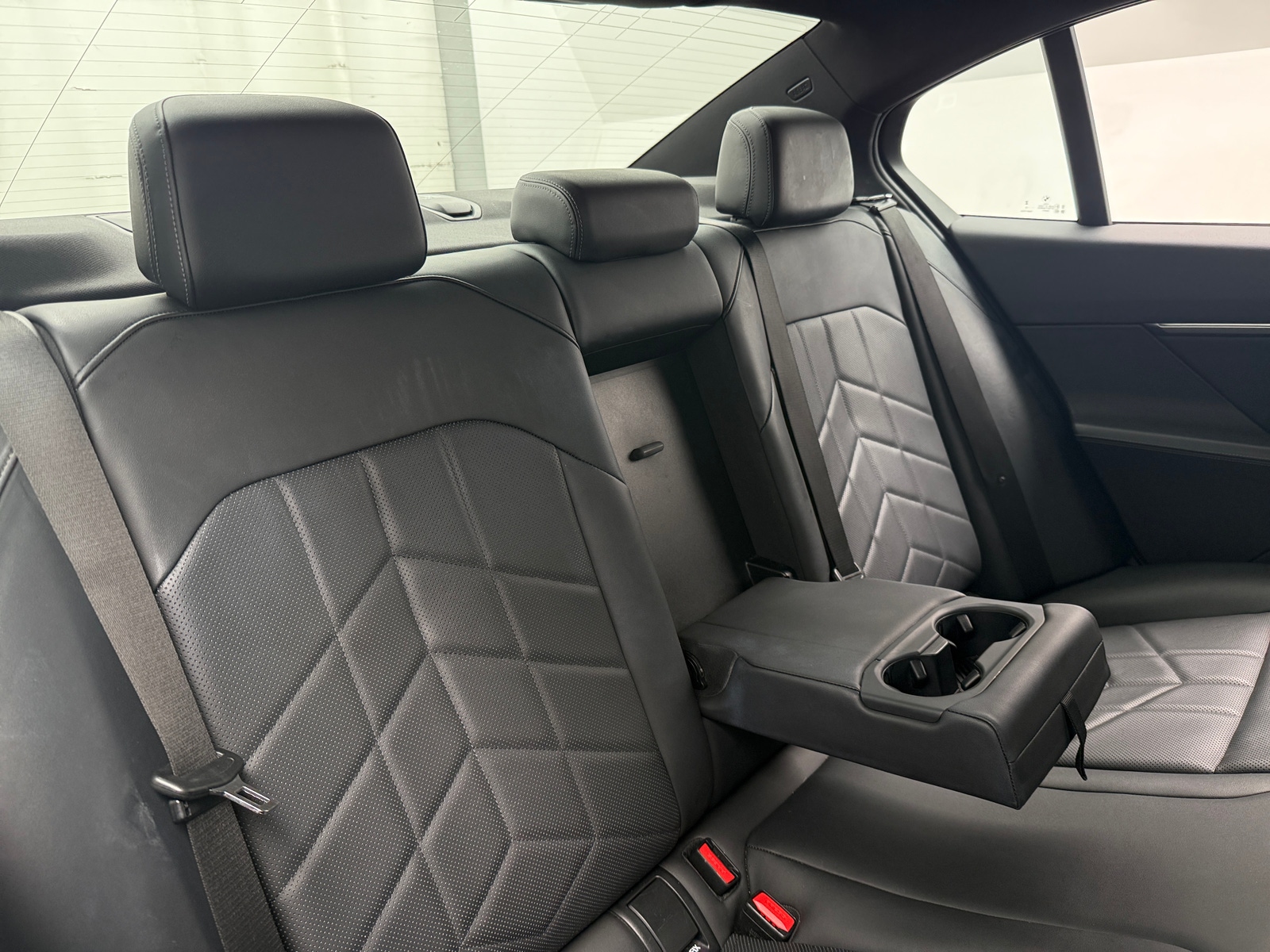 Thumbnail: 2024 BMW 5 Series - 5