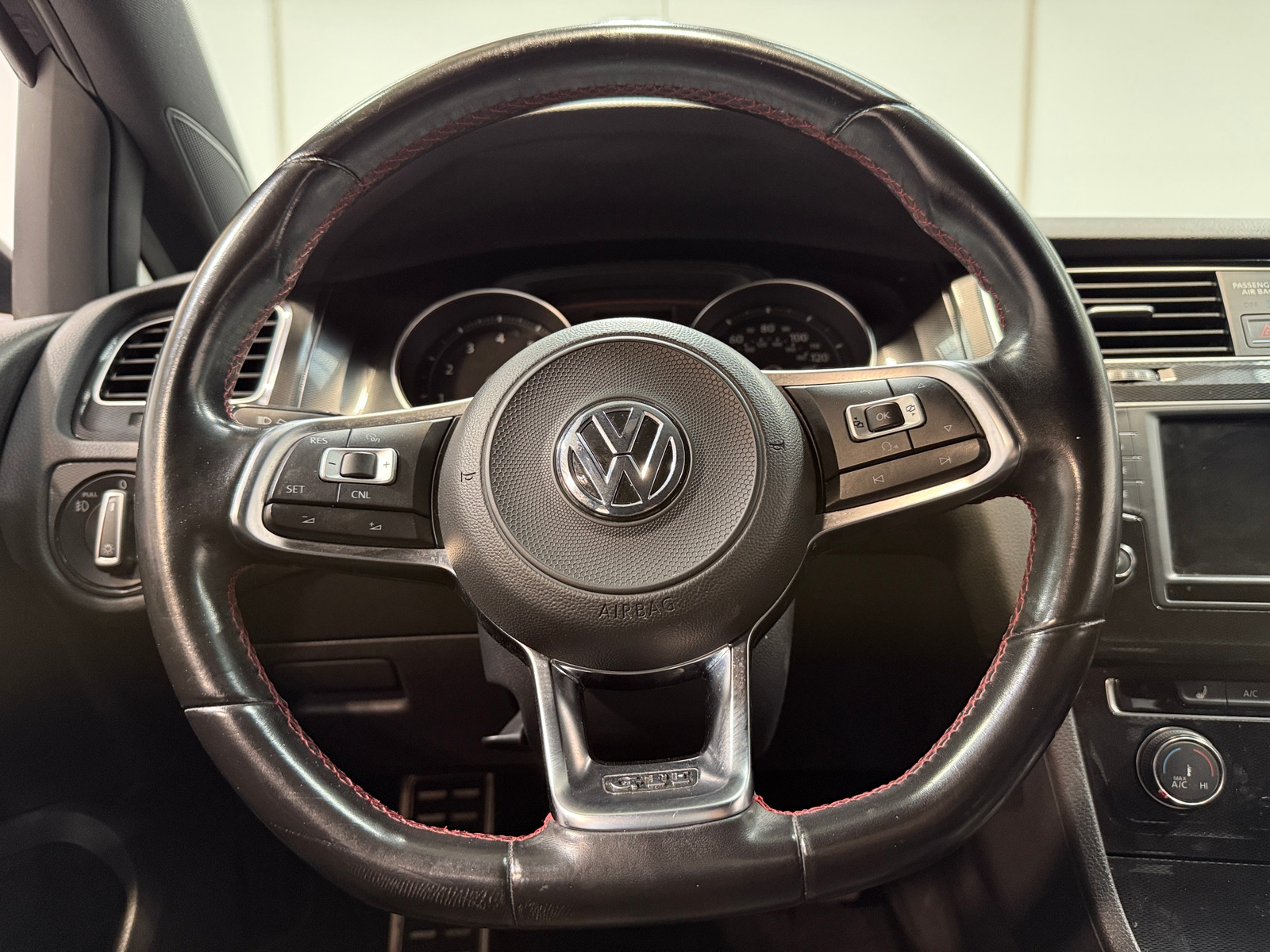 Thumbnail: 2017 Volkswagen Golf - 5
