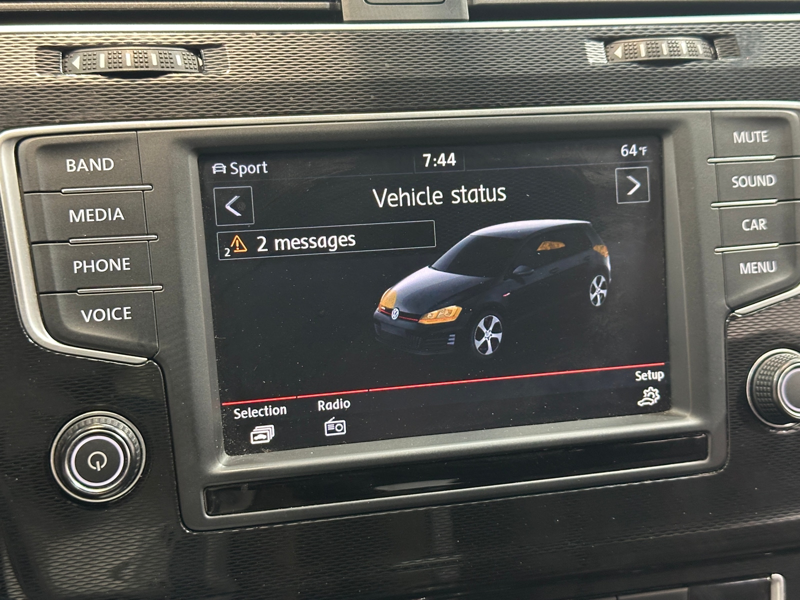 Thumbnail: 2017 Volkswagen Golf - 4