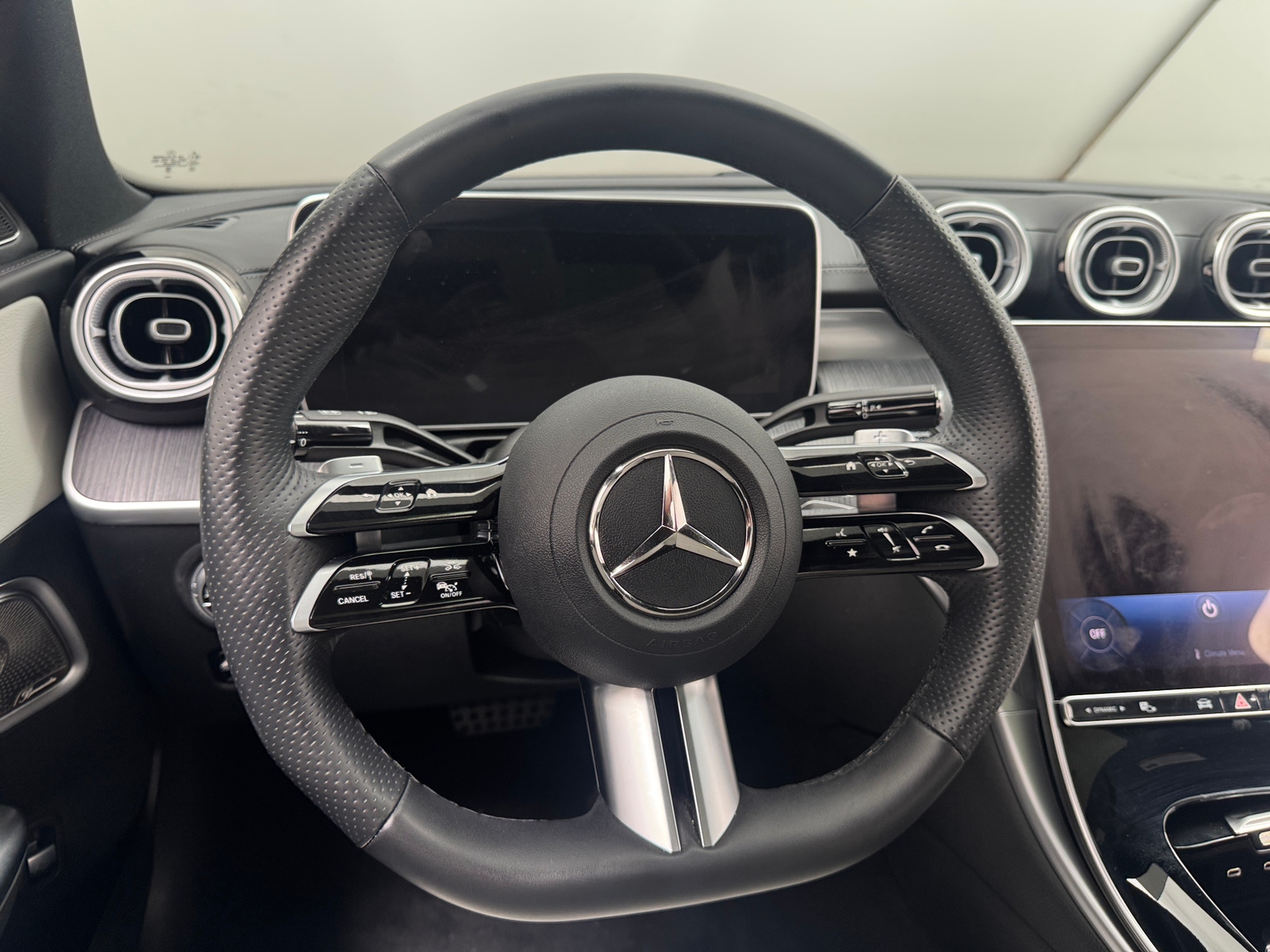 Thumbnail: 2025 Mercedes-Benz C-Class - 4