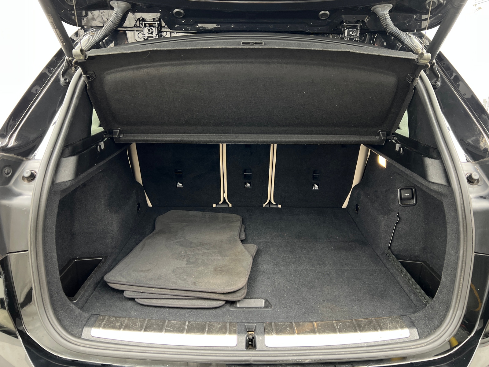 Thumbnail: 2019 BMW X1 - 6