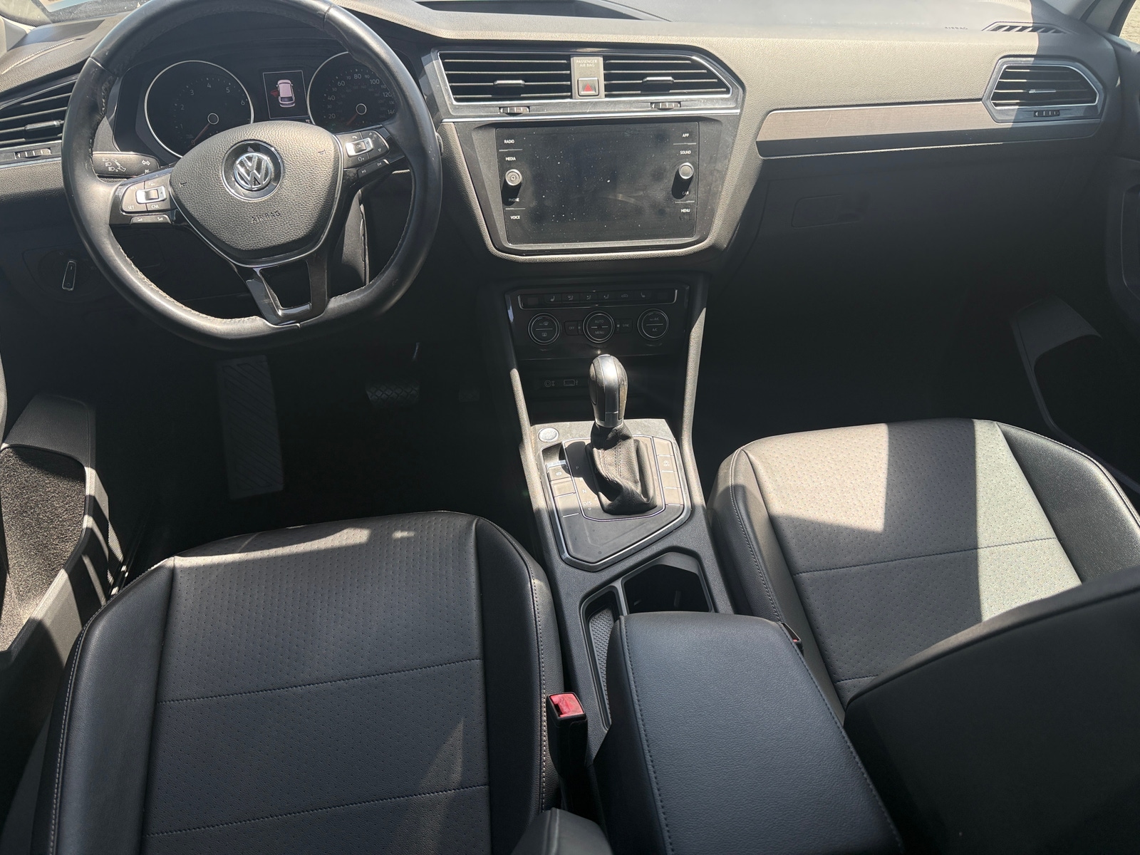 Thumbnail: 2018 Volkswagen Tiguan - 2