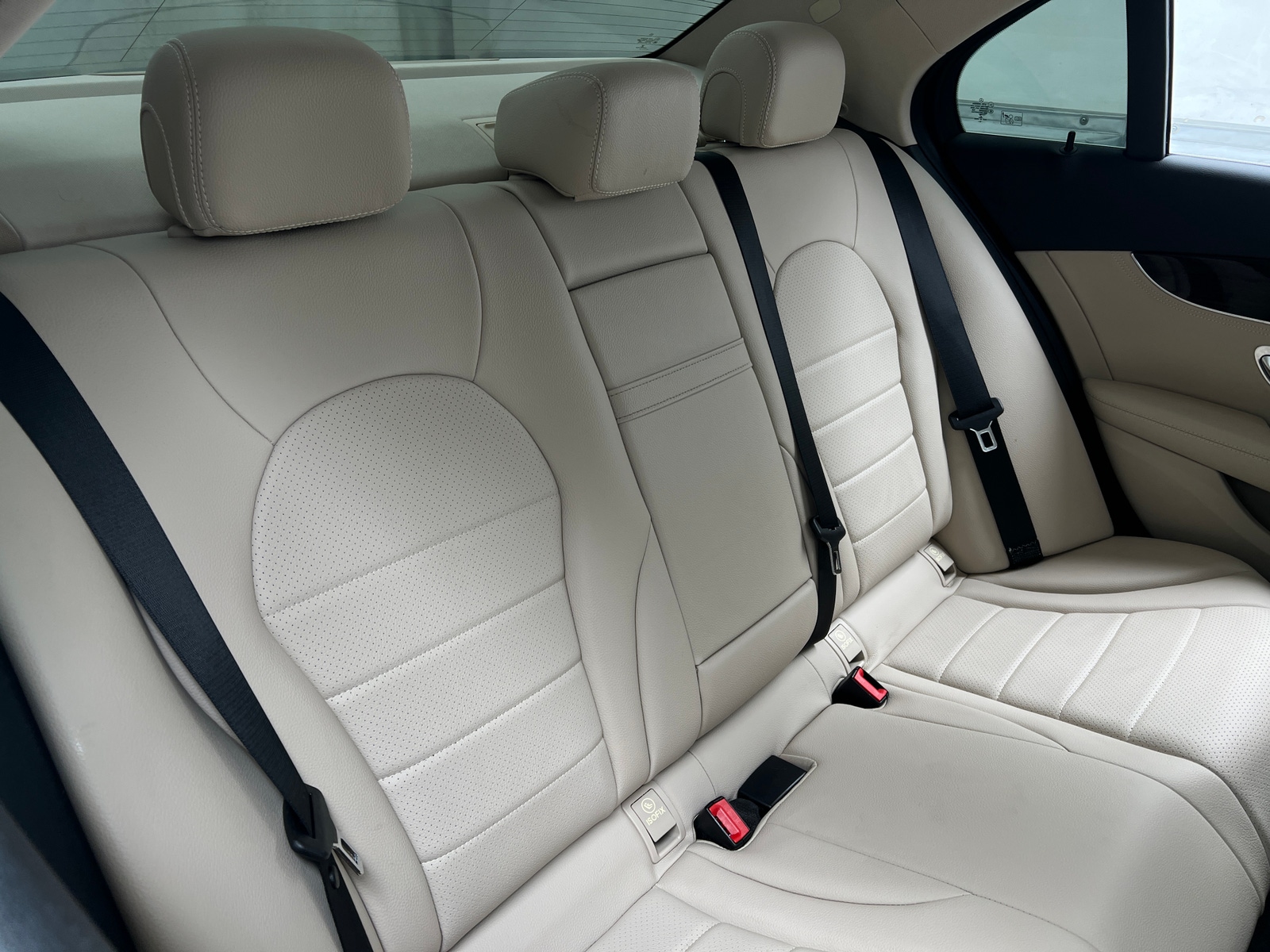 Thumbnail: 2016 Mercedes-Benz C-Class - 6