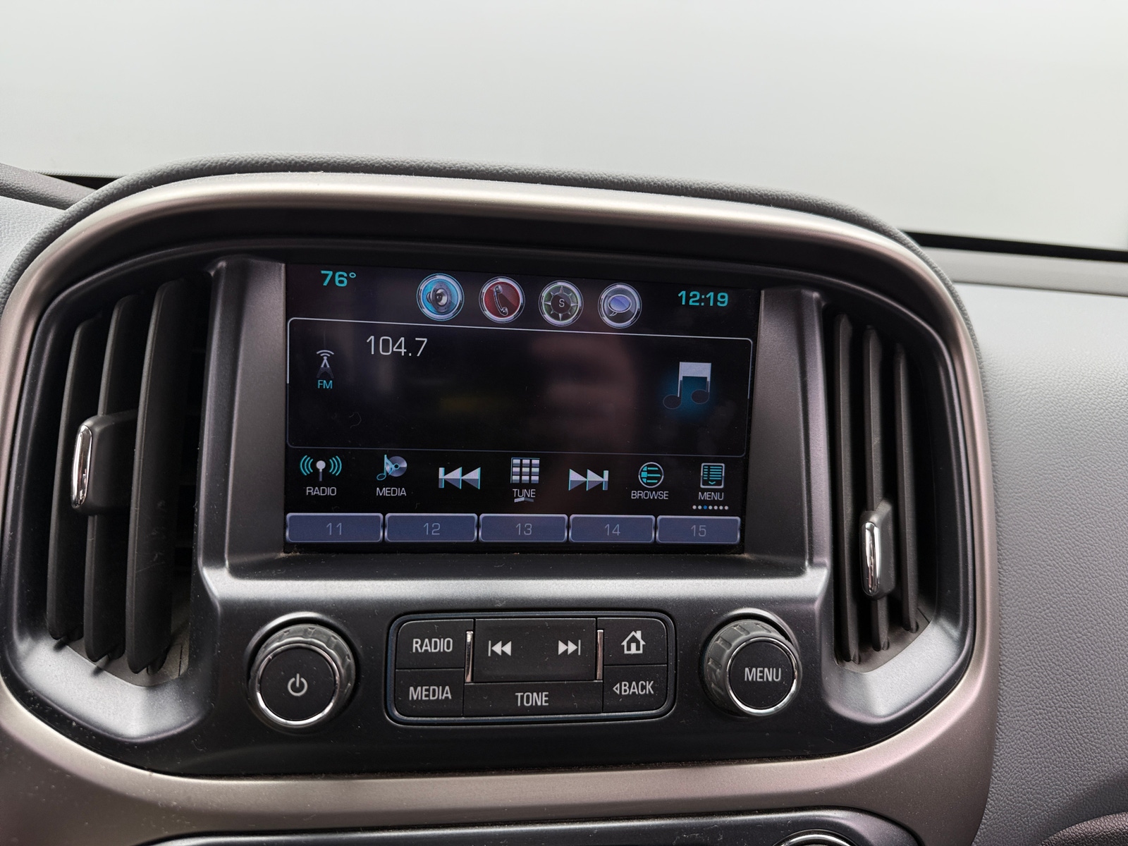 Thumbnail: 2016 Chevrolet Colorado - 3
