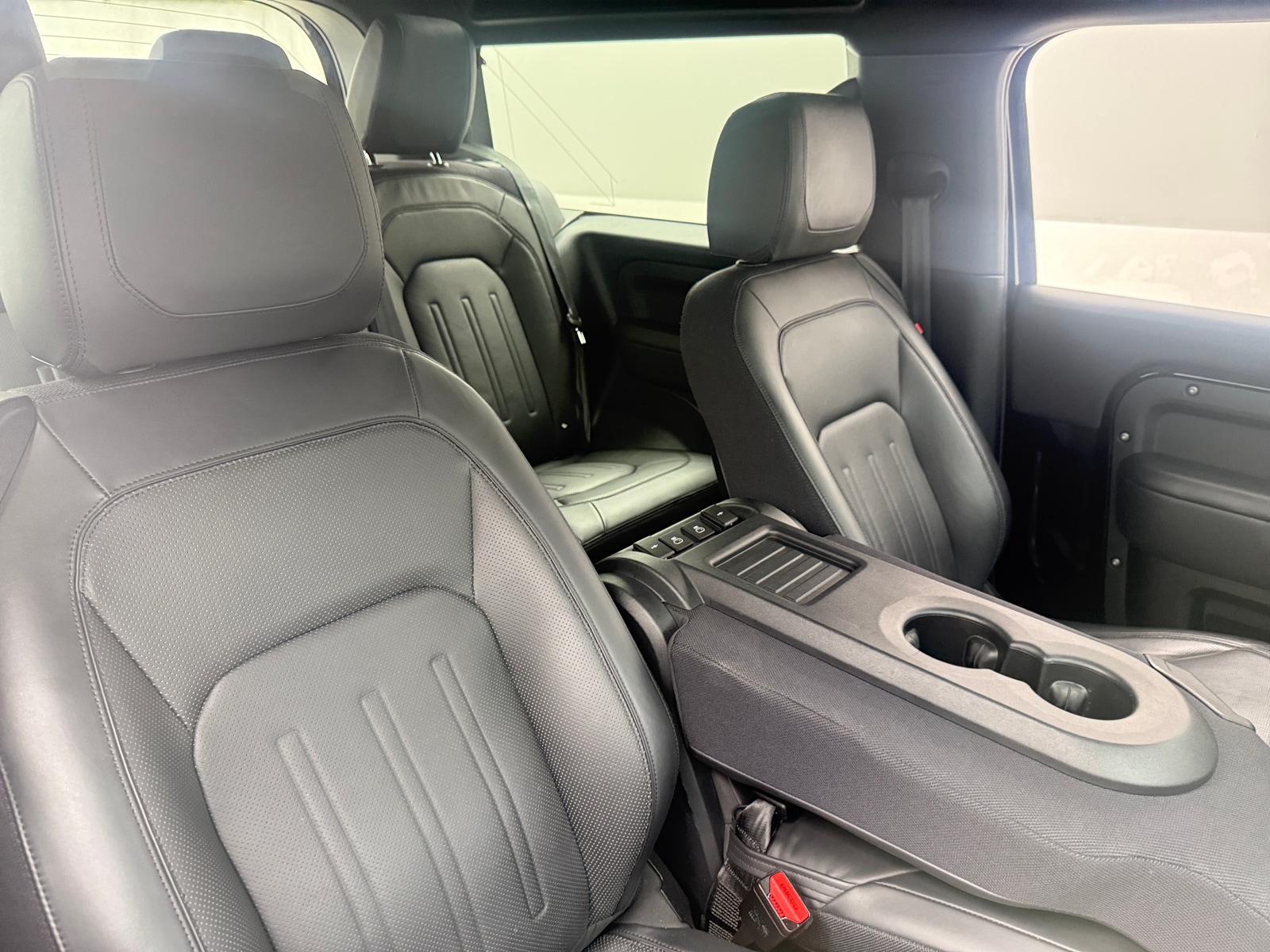 Thumbnail: 2022 Land Rover Defender - 2