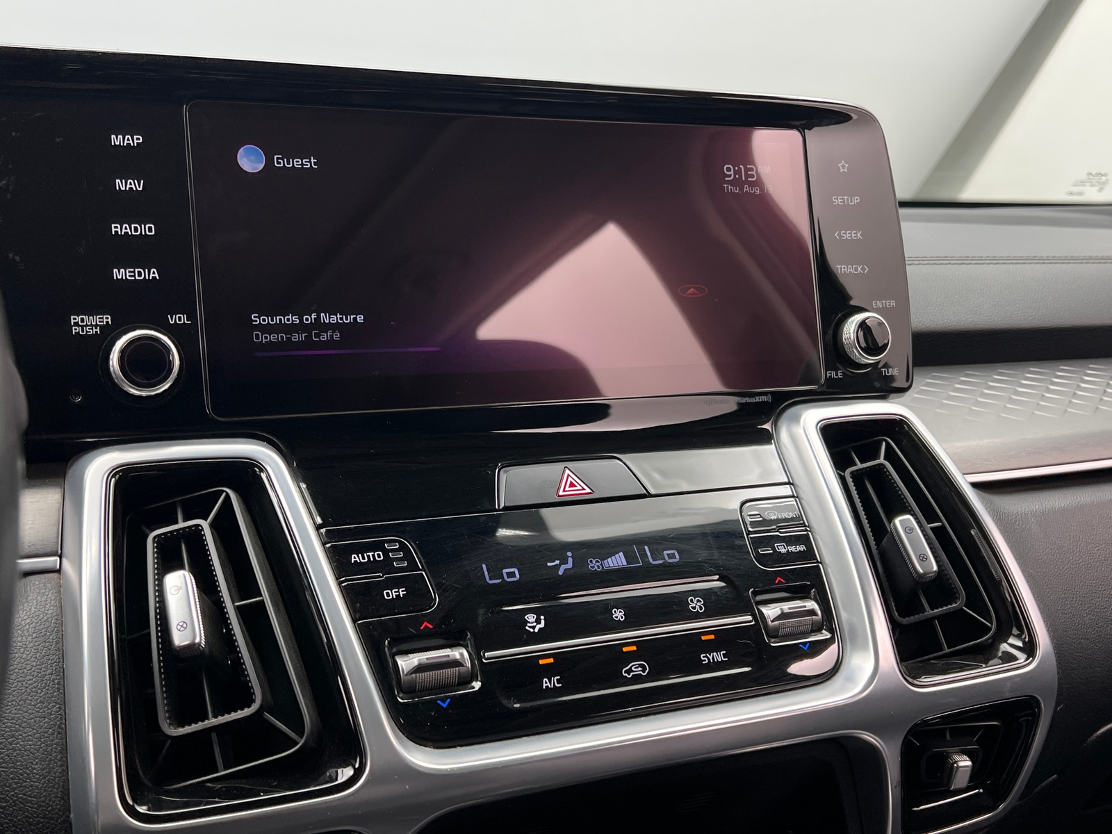 Thumbnail: 2022 Kia Sorento - 3