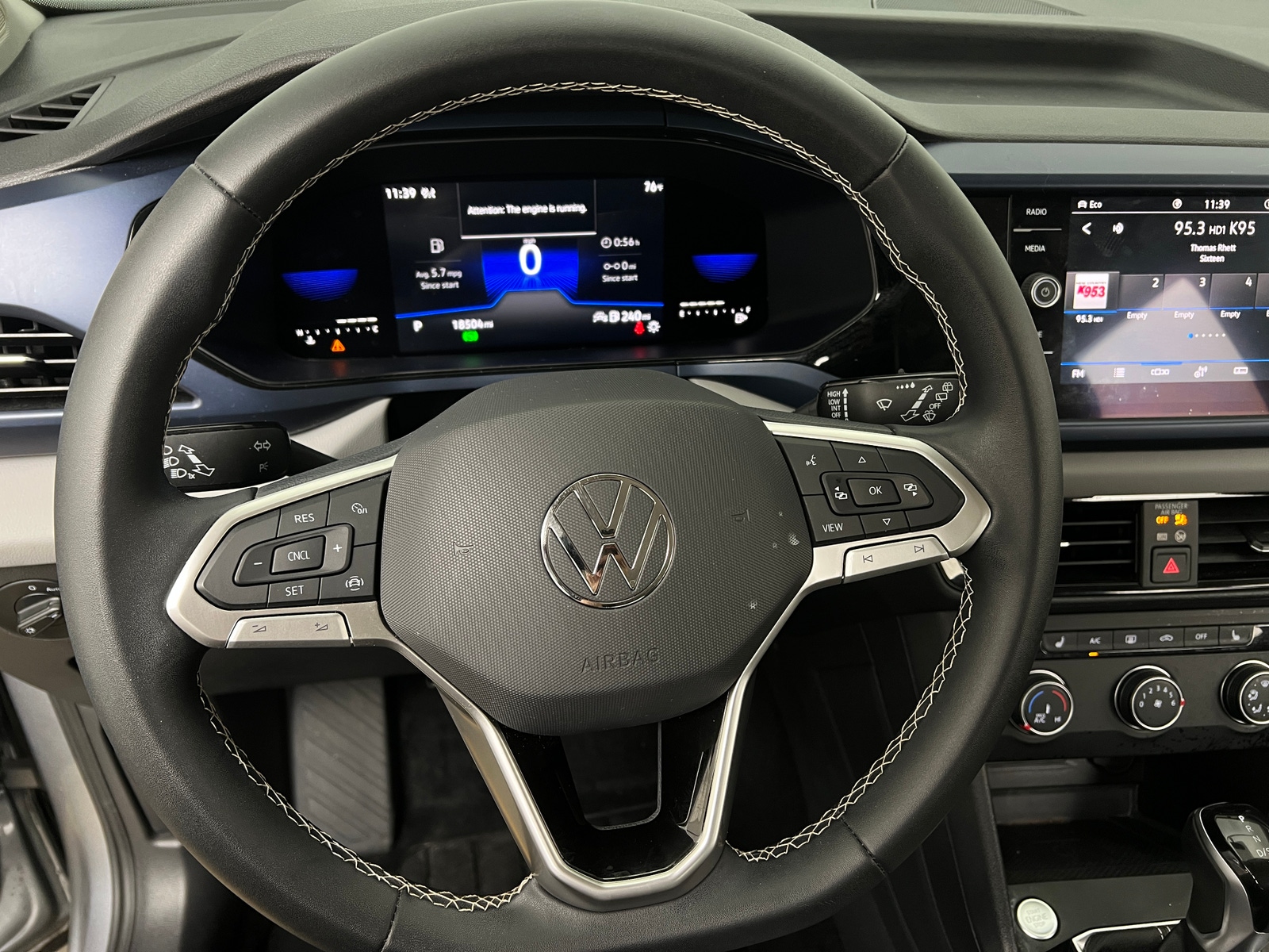 Thumbnail: 2022 Volkswagen Taos - 5
