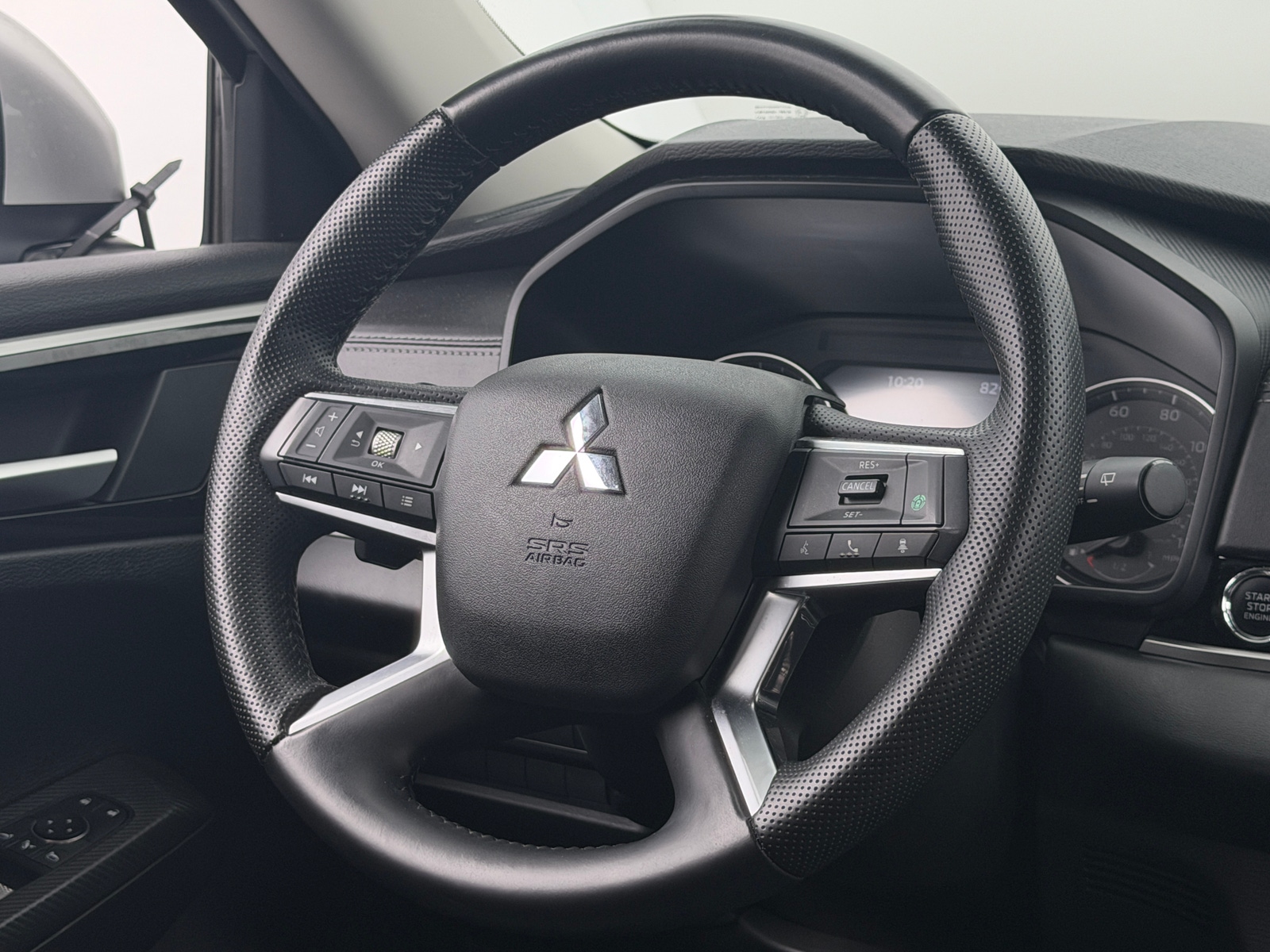 Thumbnail: 2024 Mitsubishi Outlander - 5