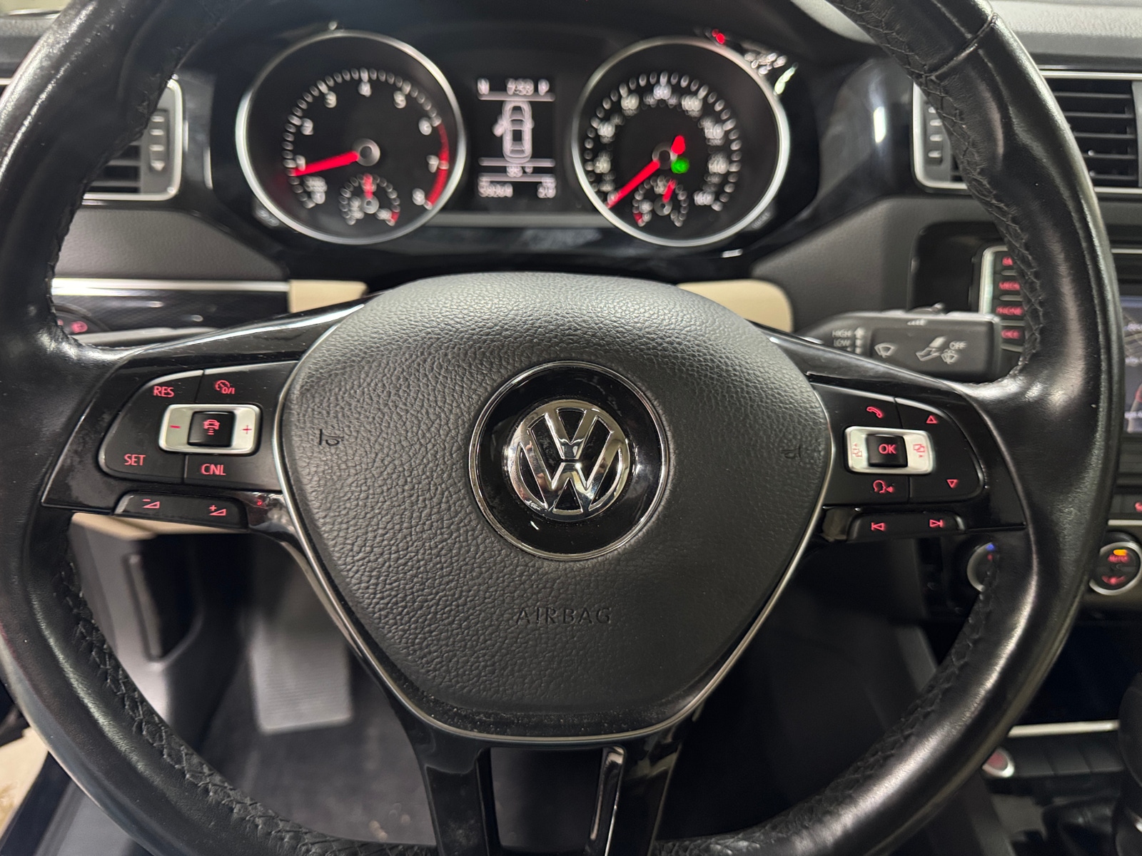Thumbnail: 2017 Volkswagen Jetta - 4
