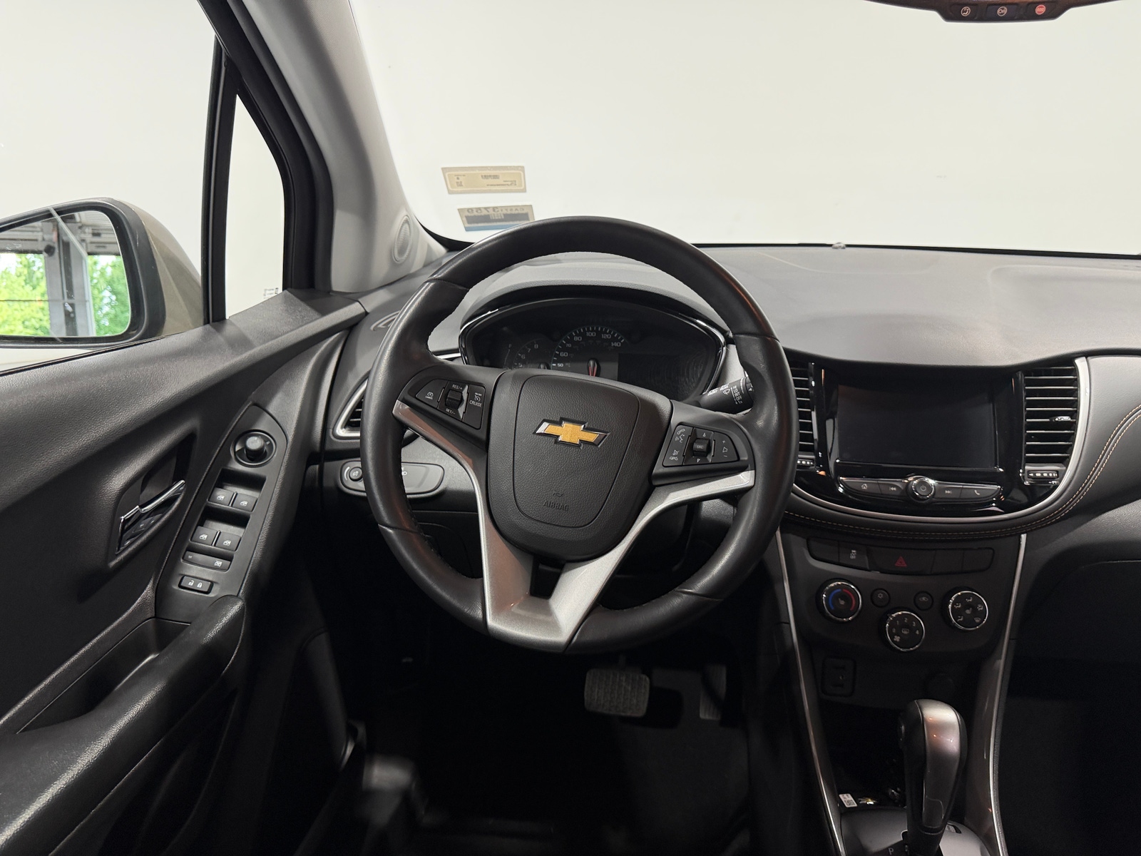 Thumbnail: 2022 Chevrolet Trax - 4
