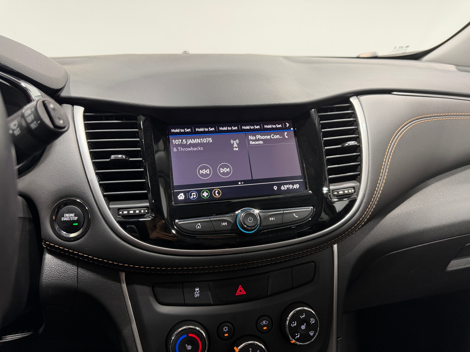 Thumbnail: 2022 Chevrolet Trax - 3