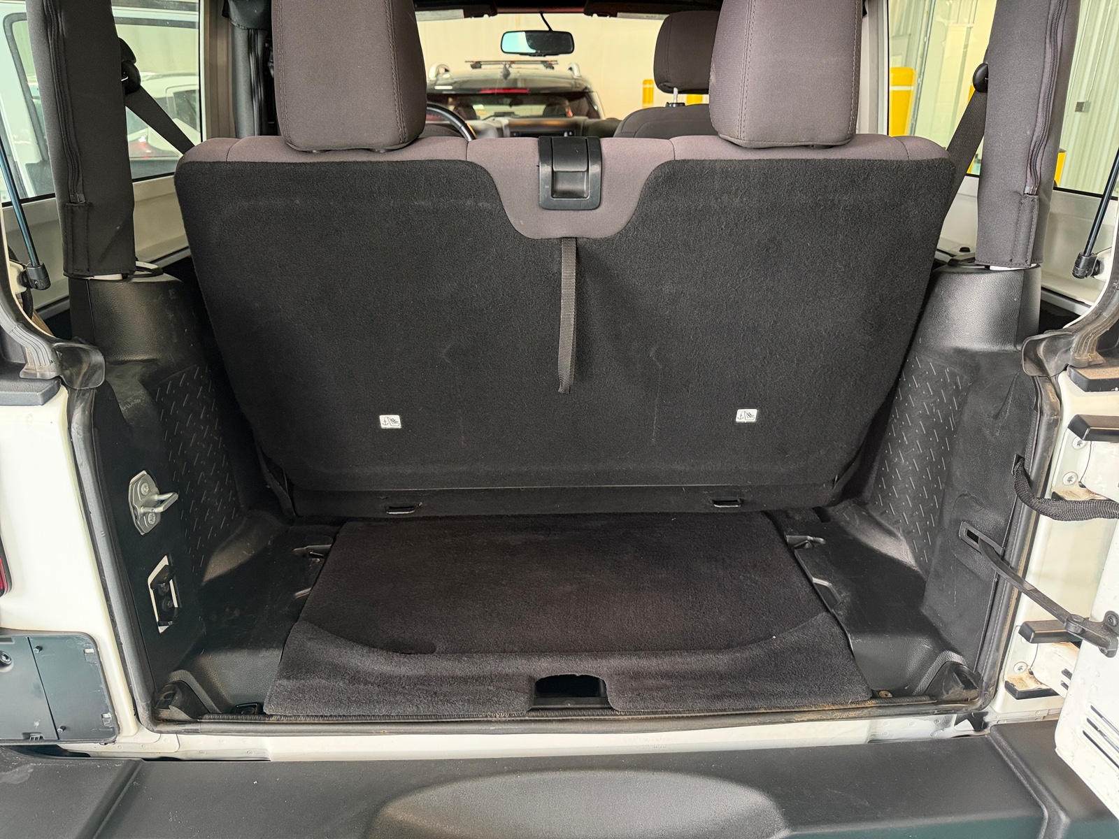 Thumbnail: 2017 Jeep Wrangler - 7