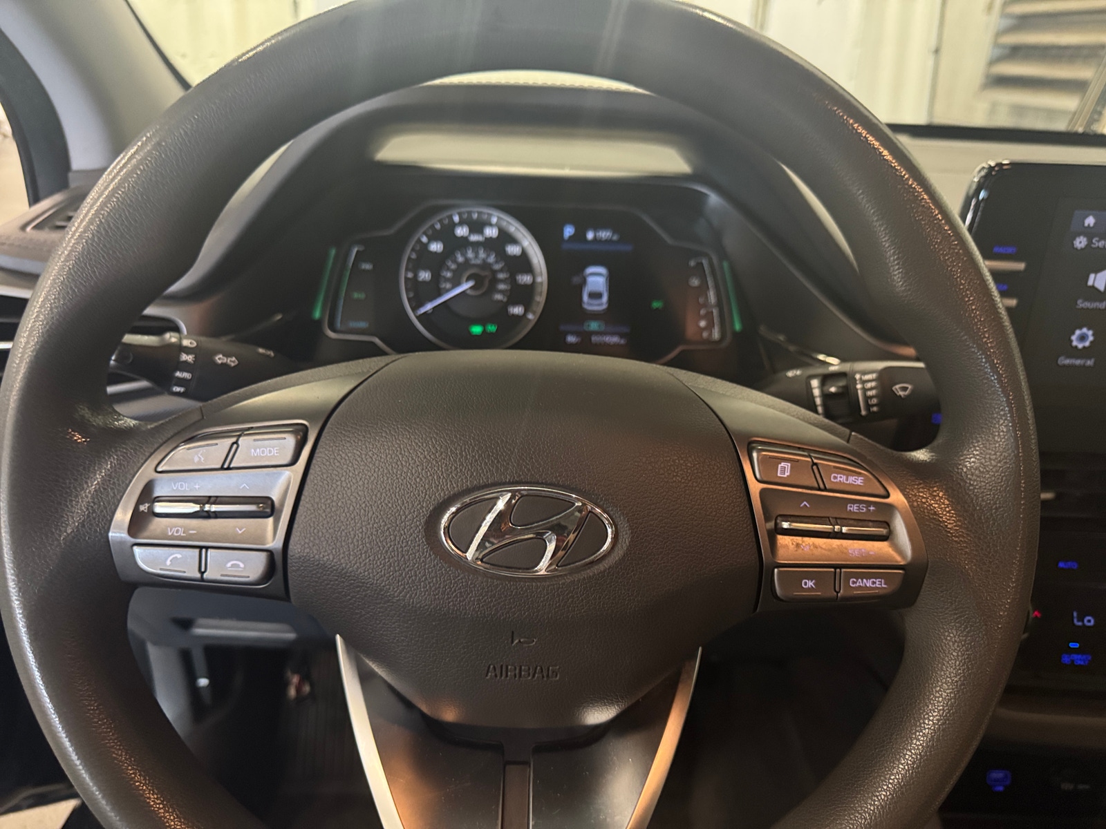 Thumbnail: 2022 Hyundai Ioniq - 5