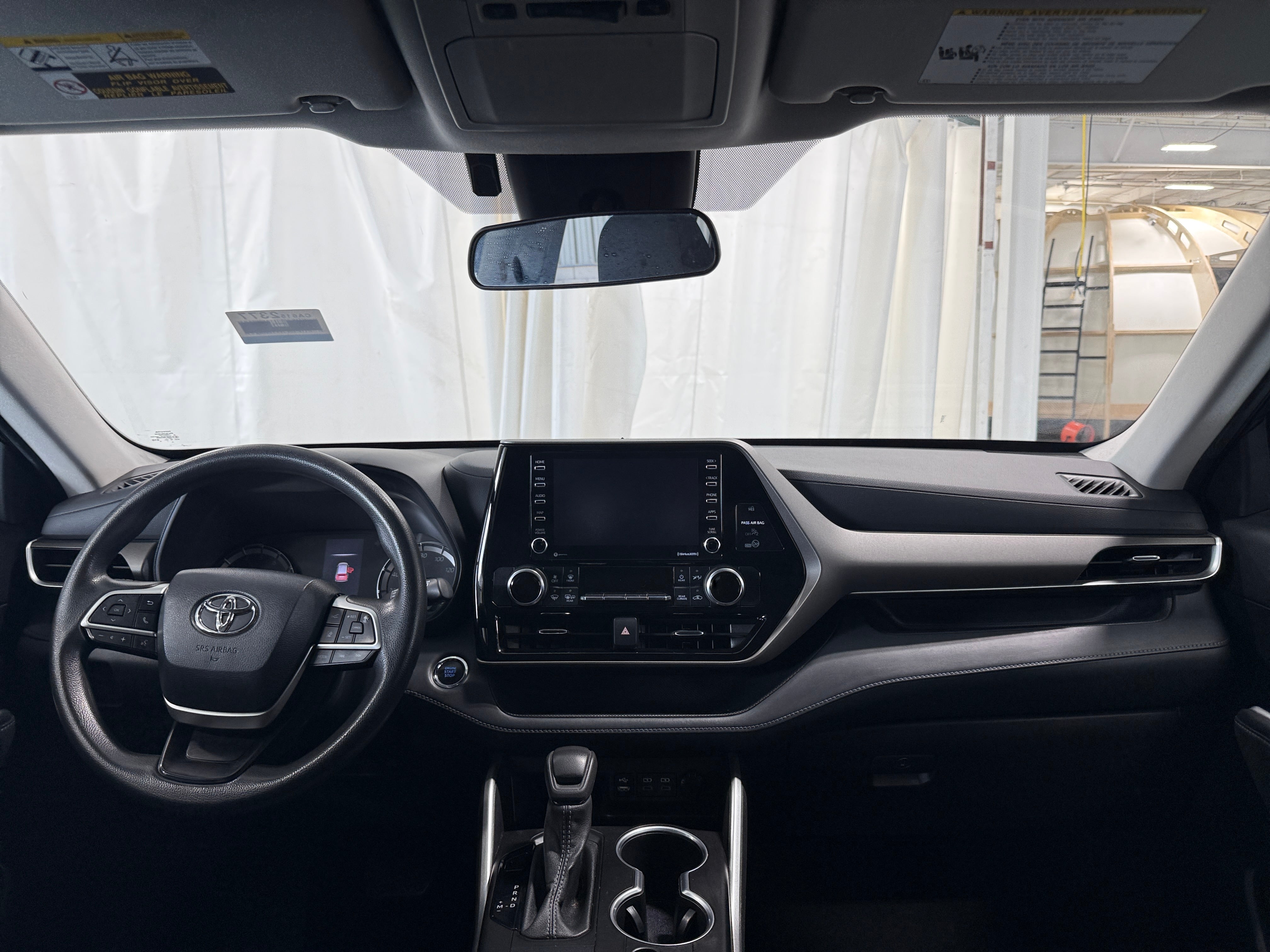 2022 Toyota Highlander L - Photo 5