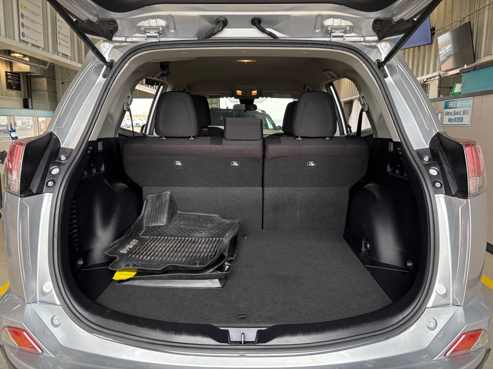 Thumbnail: 2018 Toyota RAV4 - 7