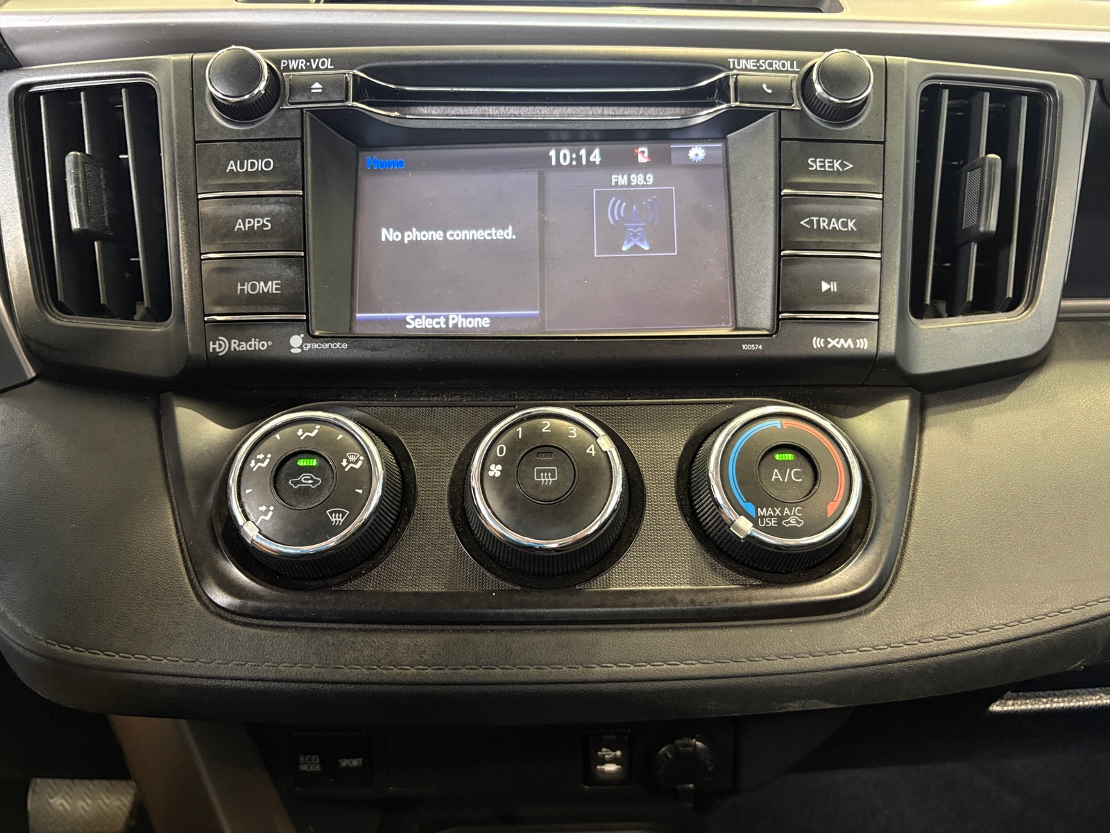 Thumbnail: 2018 Toyota RAV4 - 4