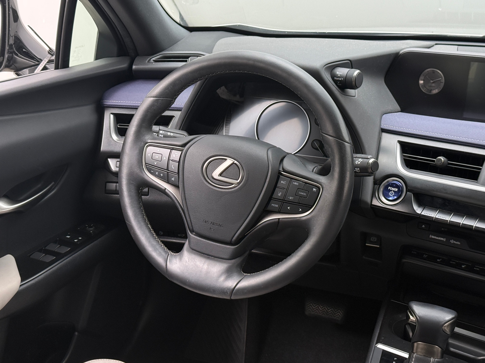 Thumbnail: 2020 Lexus UX - 4