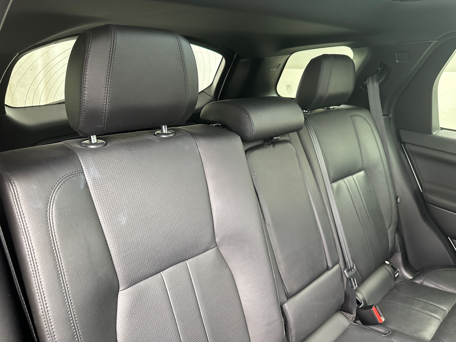 Thumbnail: 2019 Land Rover Discovery Sport - 6