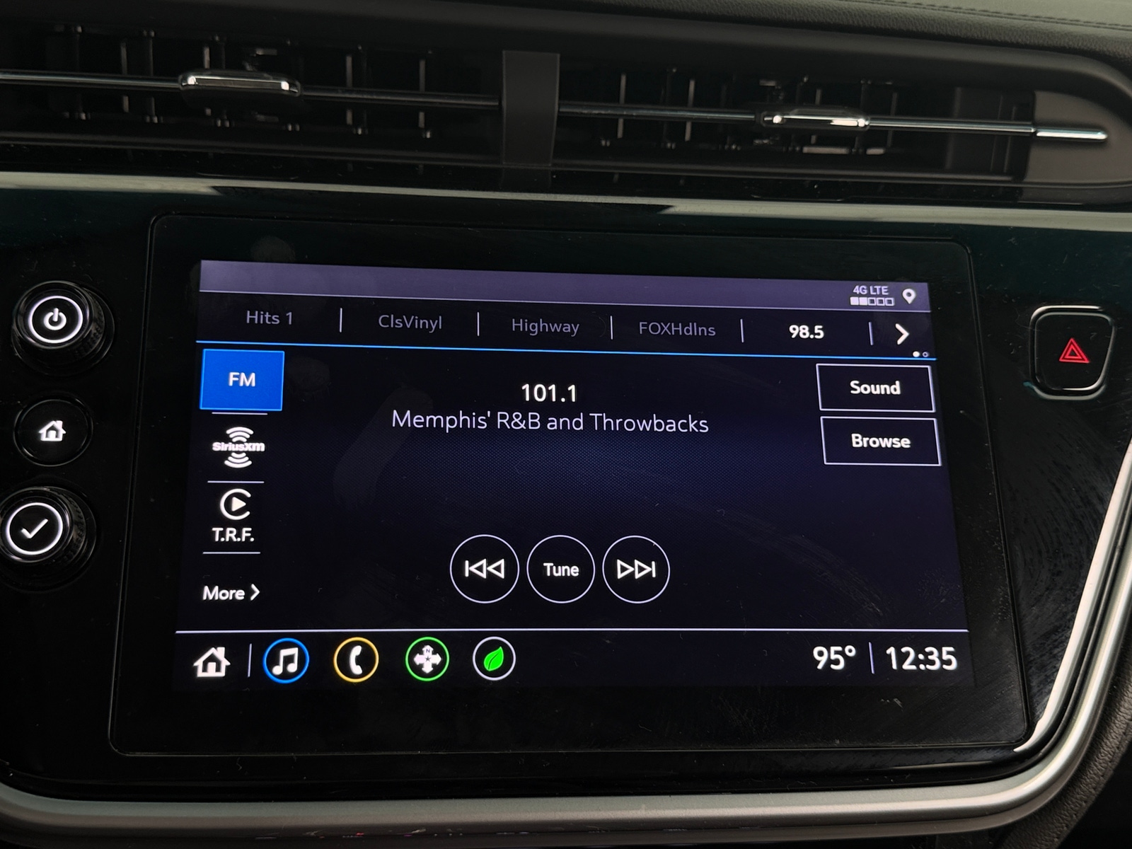 Thumbnail: 2022 Chevrolet Bolt EV - 3