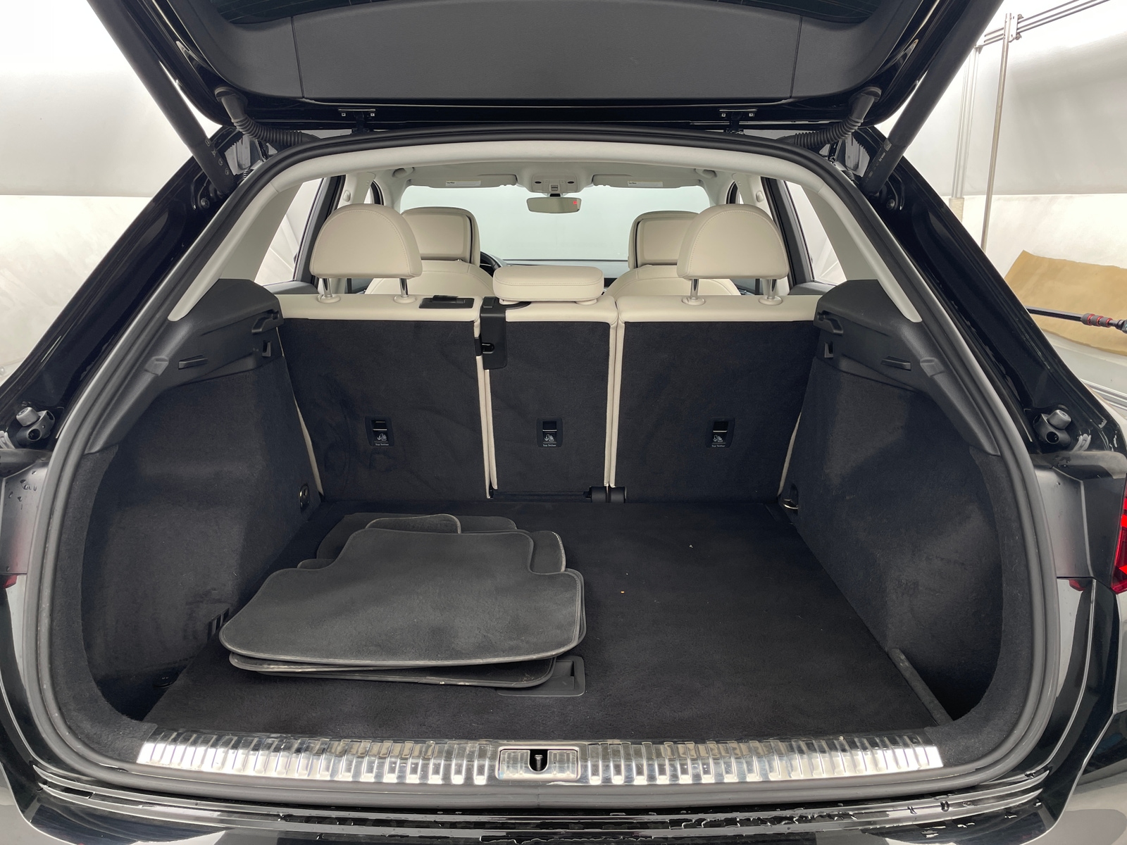 Thumbnail: 2021 Audi Q3 - 6