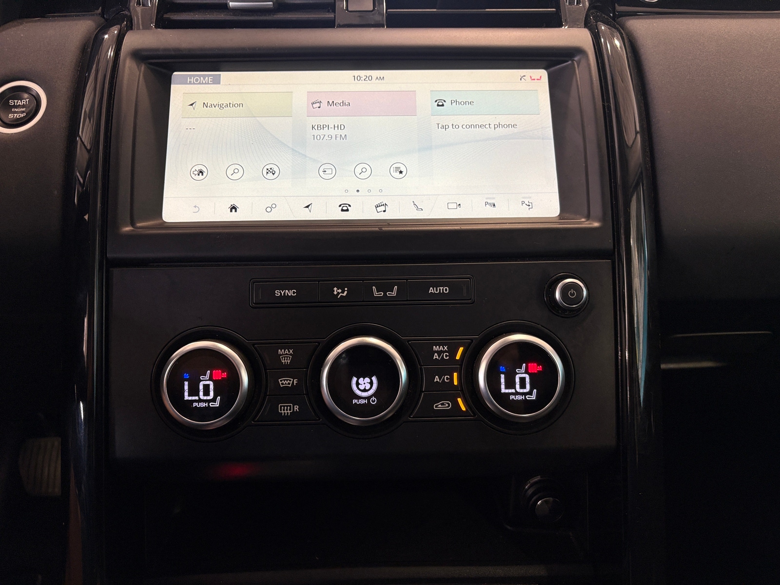 Thumbnail: 2019 Land Rover Discovery - 3