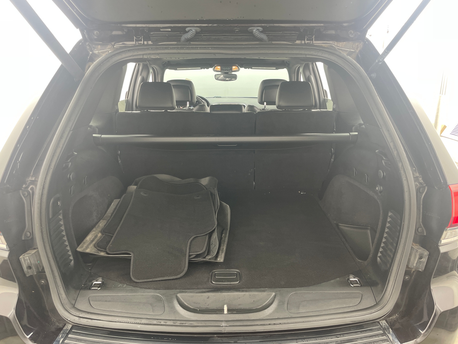 Thumbnail: 2020 Jeep Grand Cherokee - 6