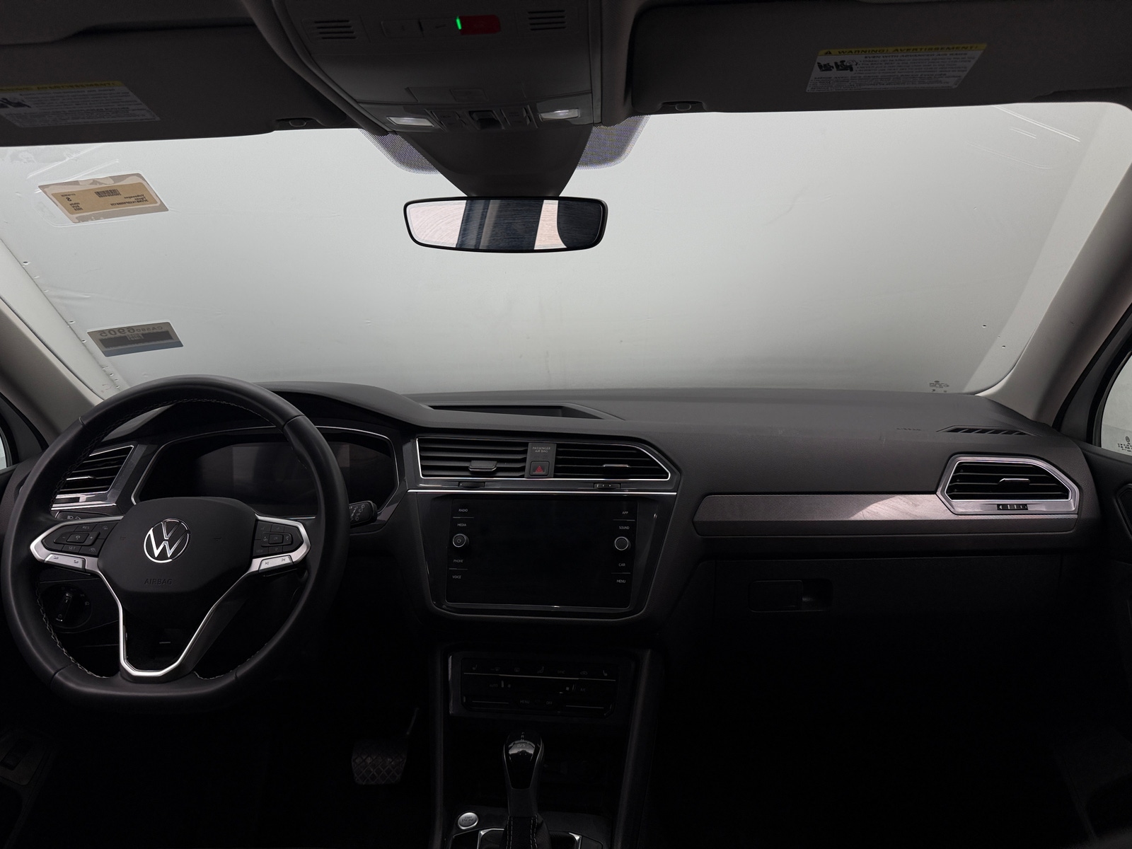 Thumbnail: 2023 Volkswagen Tiguan - 2