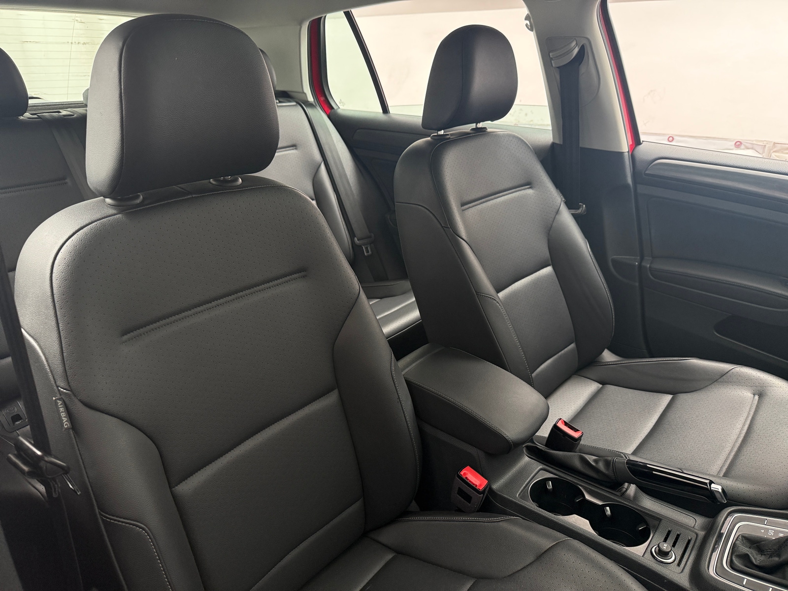 Thumbnail: 2019 Volkswagen Golf - 2