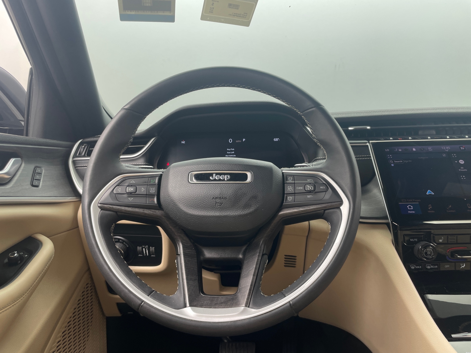 Thumbnail: 2023 Jeep Grand Cherokee L - 4