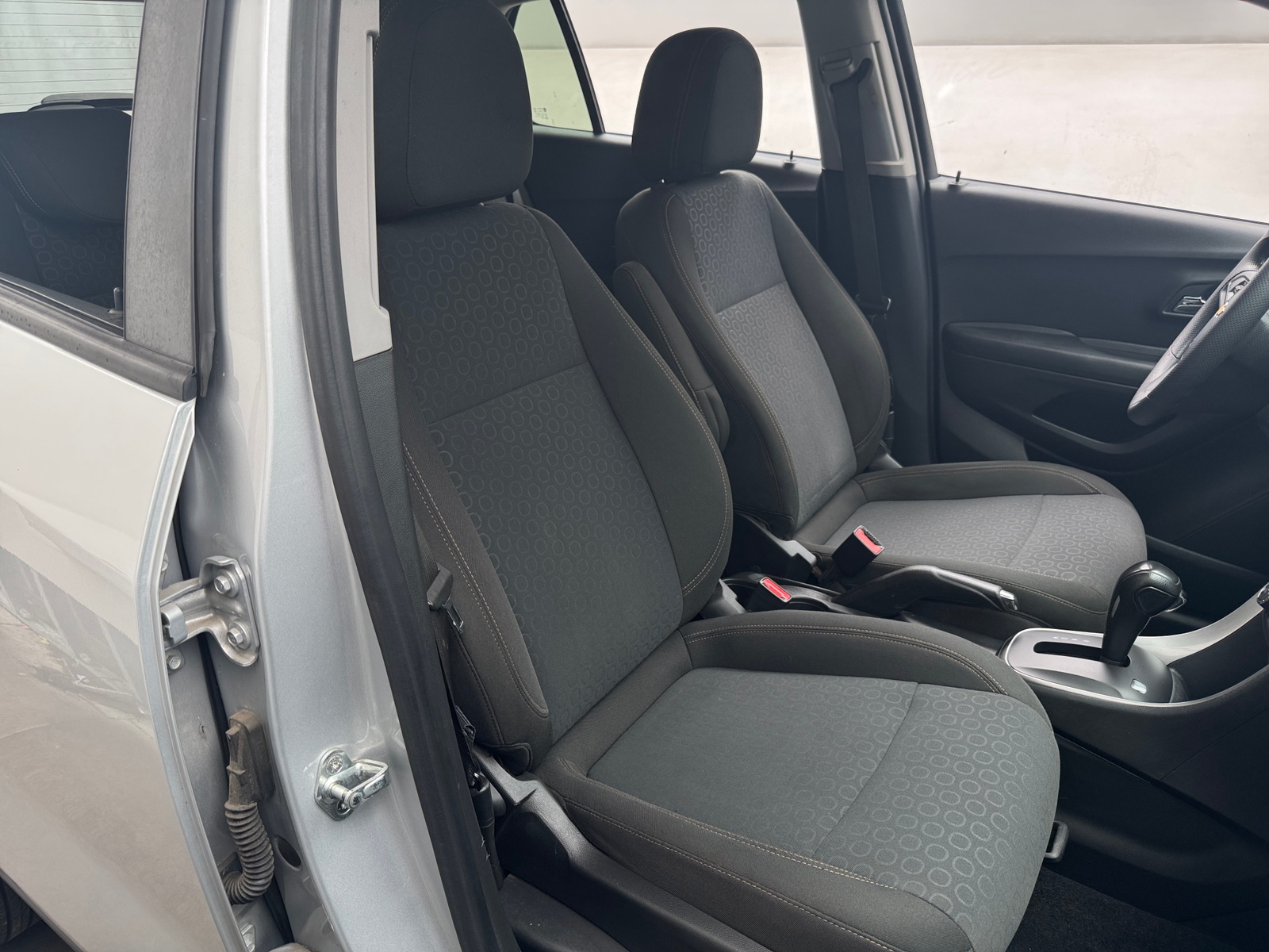 Thumbnail: 2022 Chevrolet Trax - 2